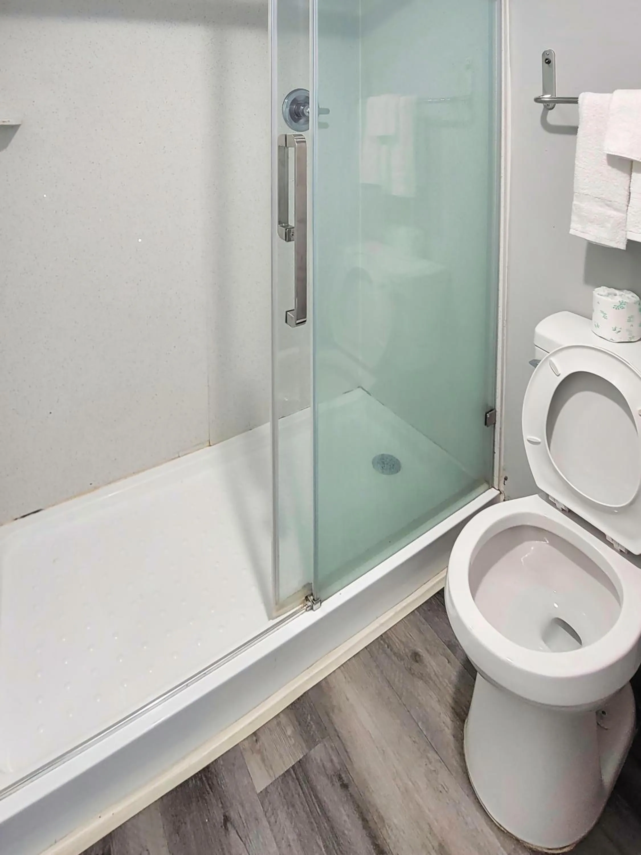 Shower in La Quinta Inn by Wyndham Amarillo West Medical Center