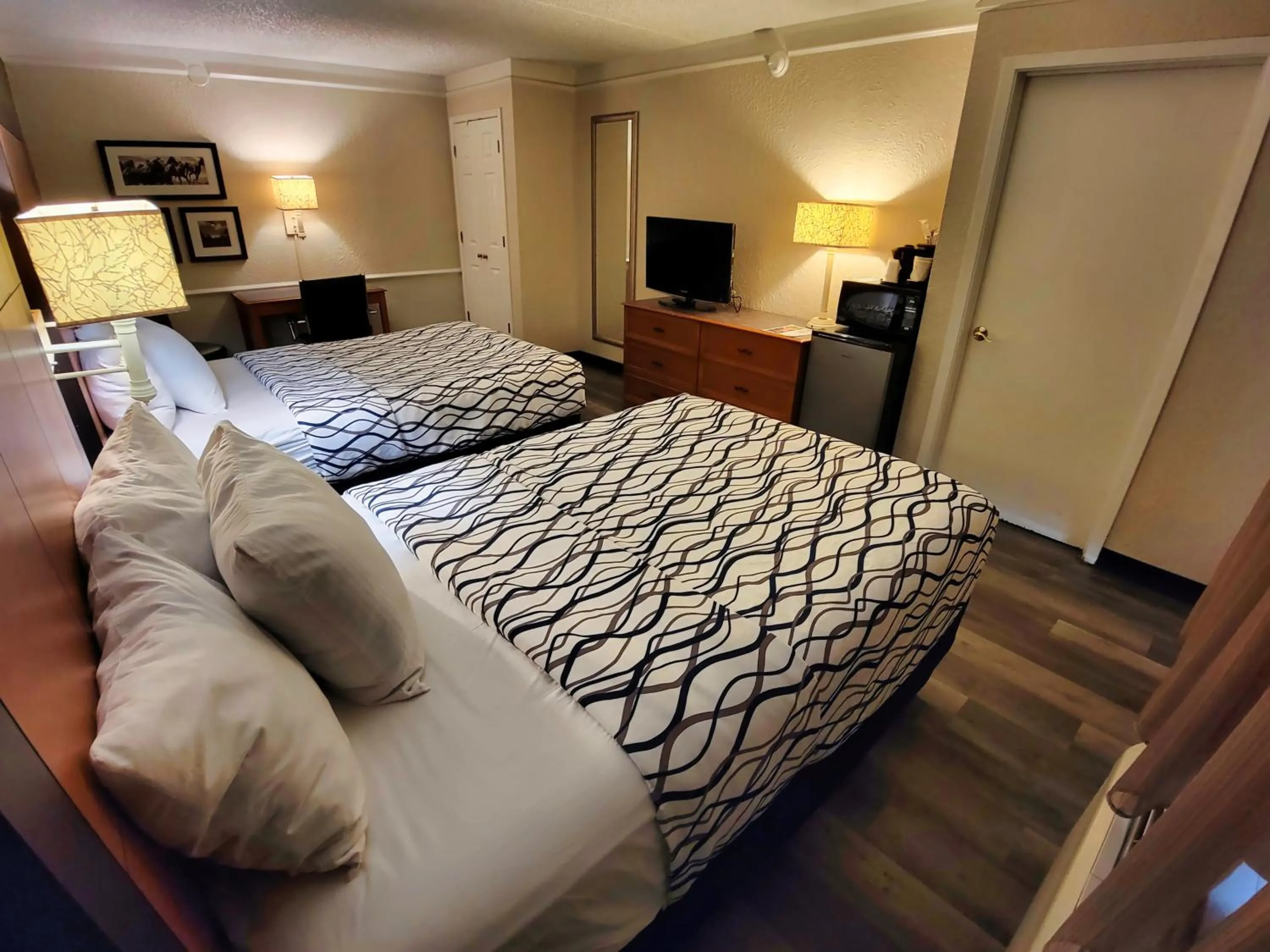 Bed in La Quinta Inn by Wyndham Amarillo West Medical Center