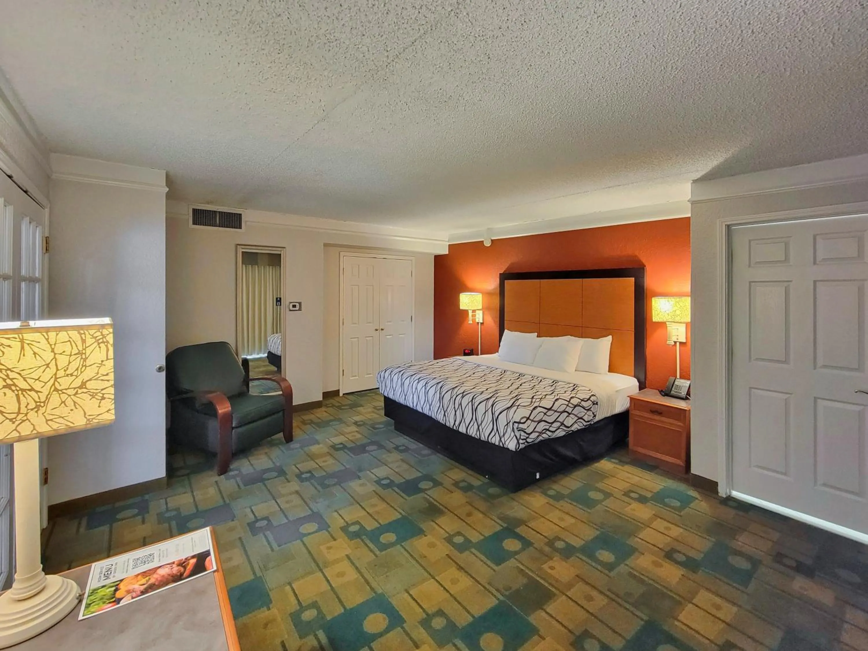 Bed in La Quinta Inn by Wyndham Amarillo West Medical Center