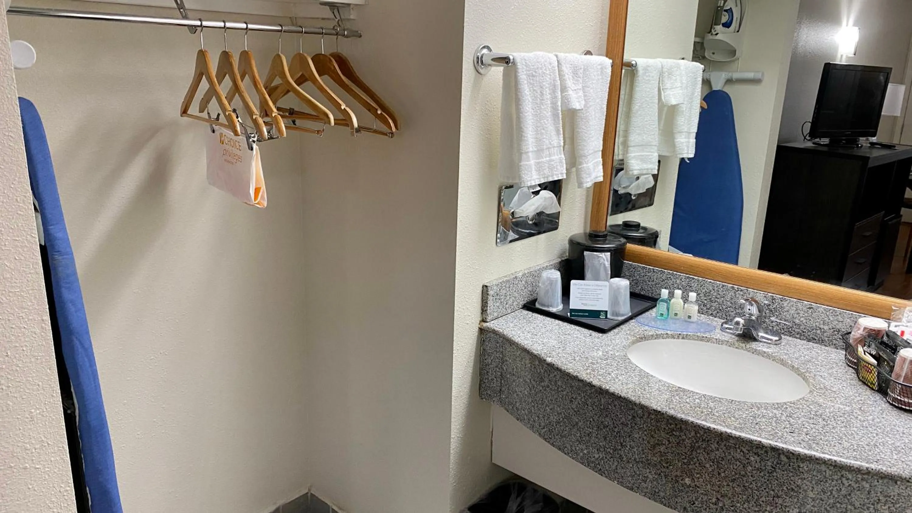 Bathroom in Quality Inn Branson - Hwy 76 Central