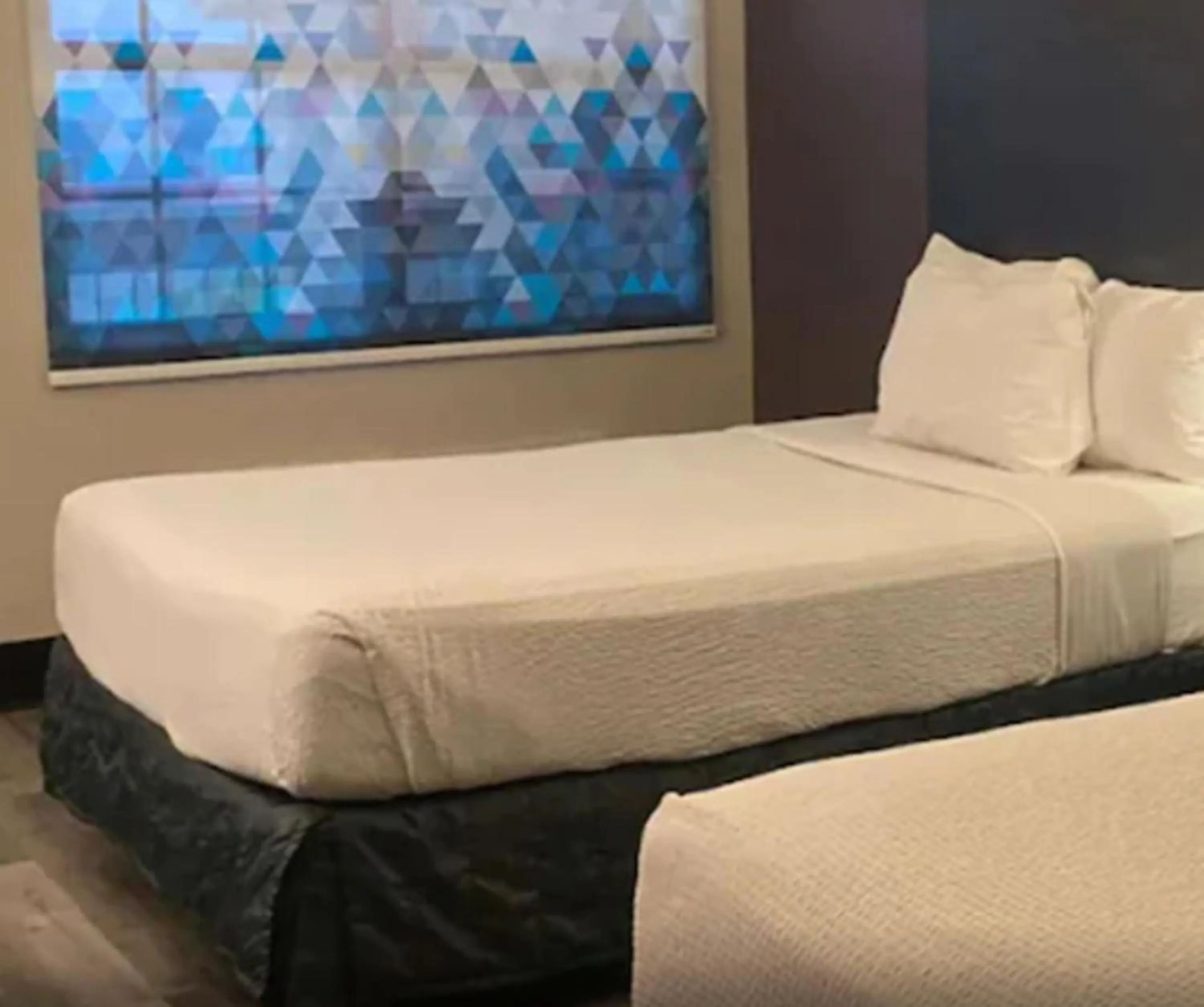 Bed in La Quinta Inn by Wyndham Bakersfield South