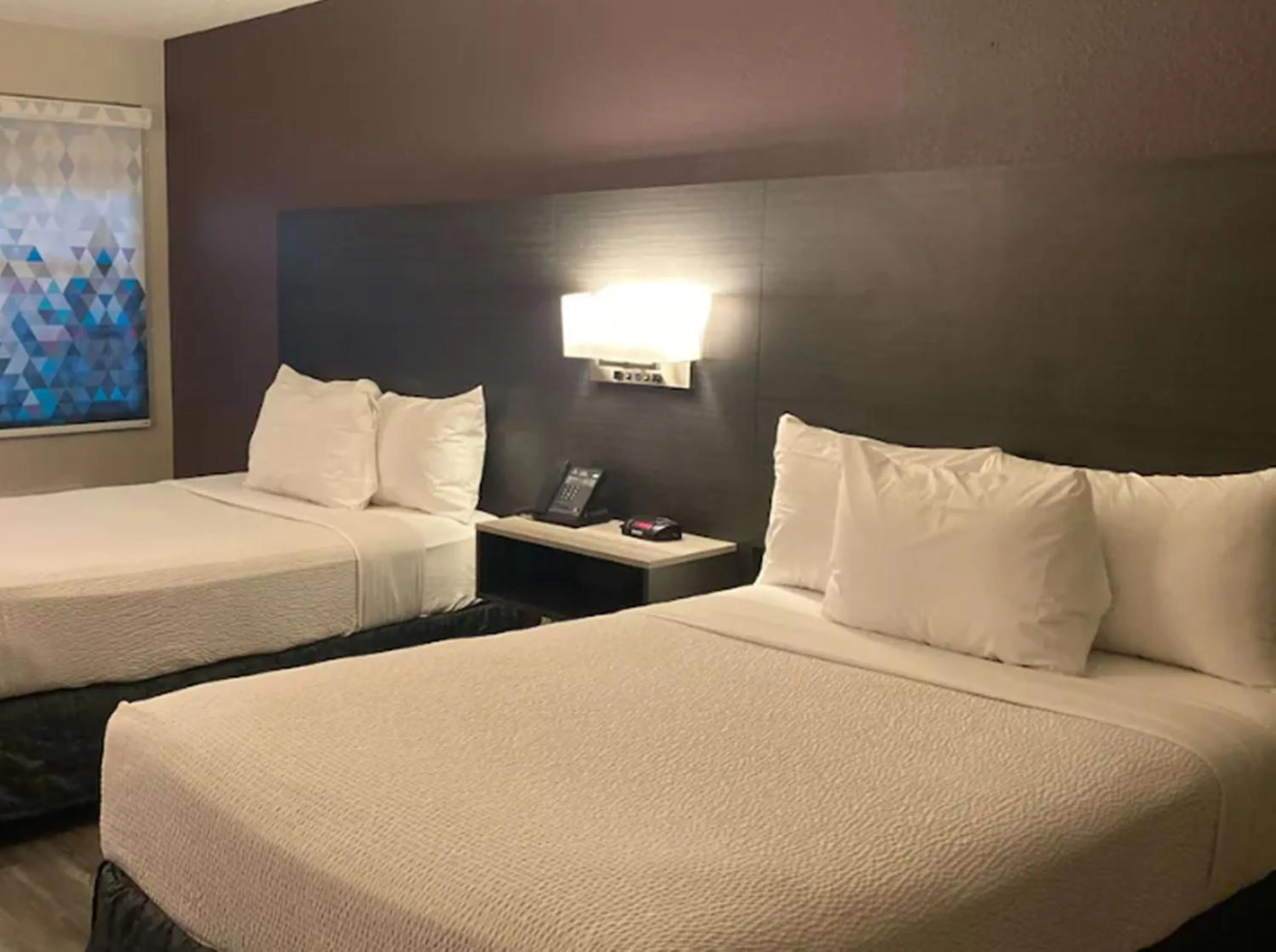 Bed in La Quinta Inn by Wyndham Bakersfield South