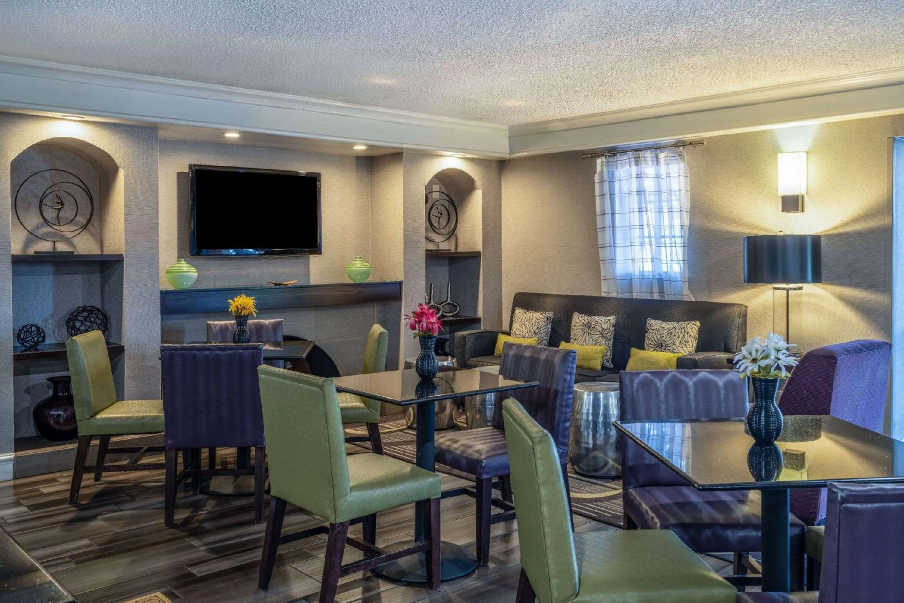 Lobby or reception in La Quinta Inn by Wyndham Sacramento North