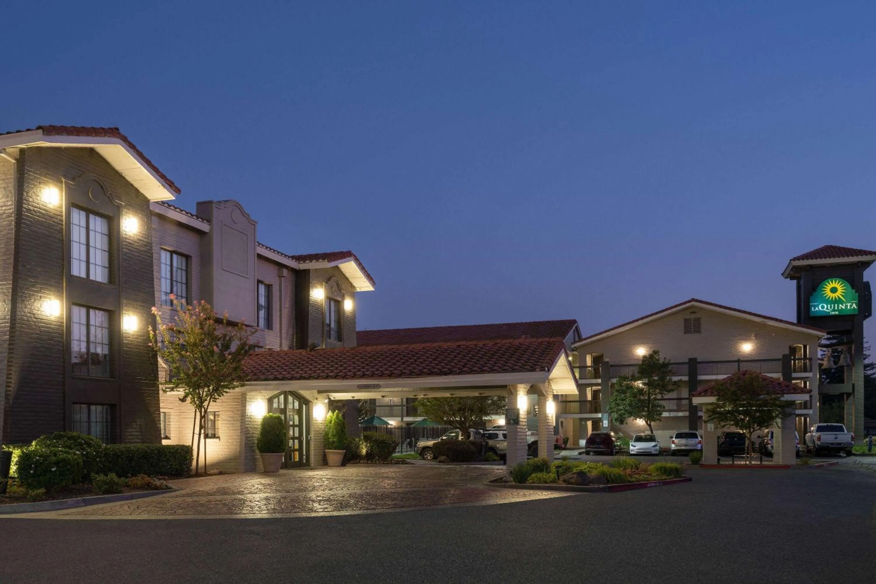Property building in La Quinta Inn by Wyndham Sacramento North