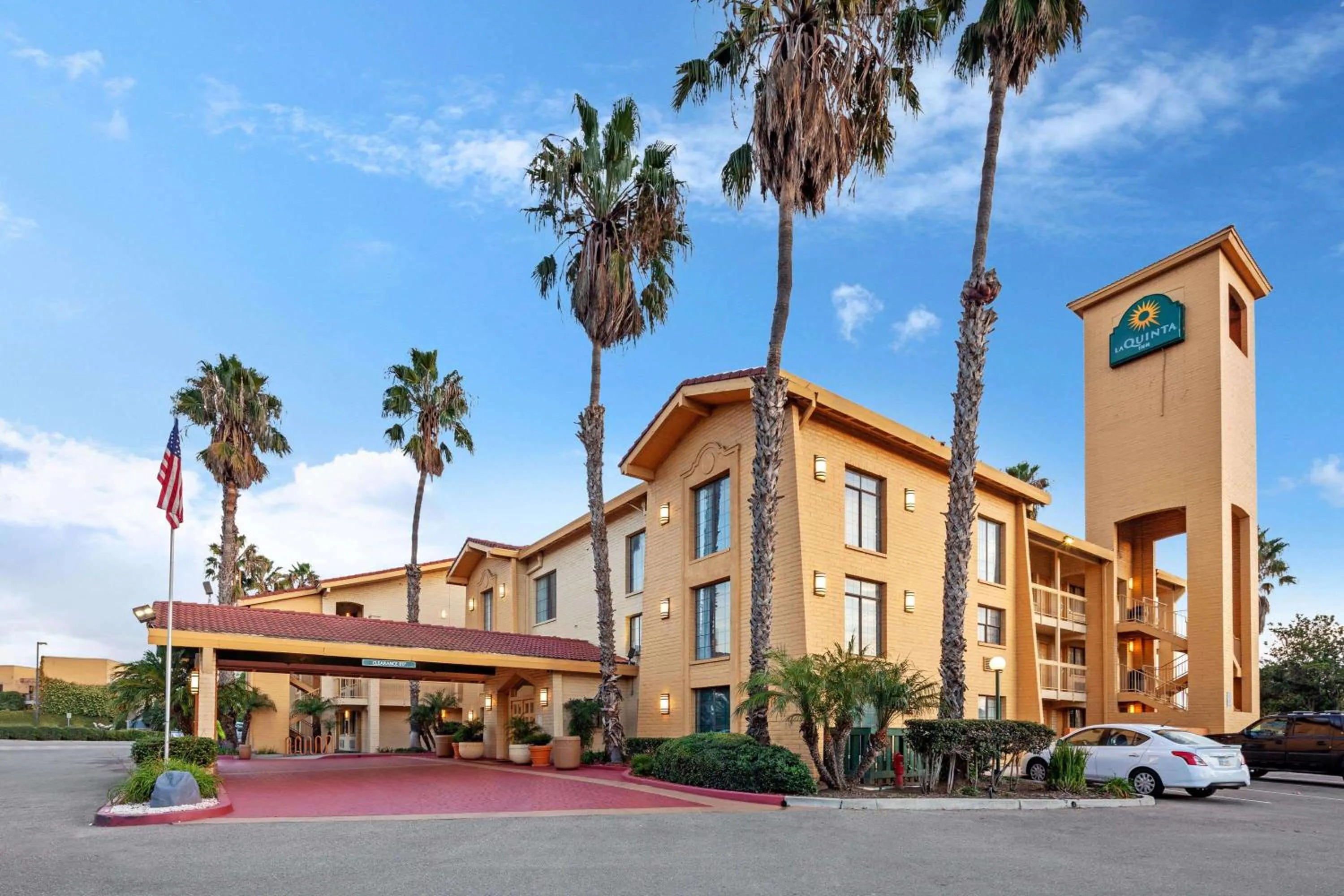 Property Building in La Quinta Inn by Wyndham Ventura
