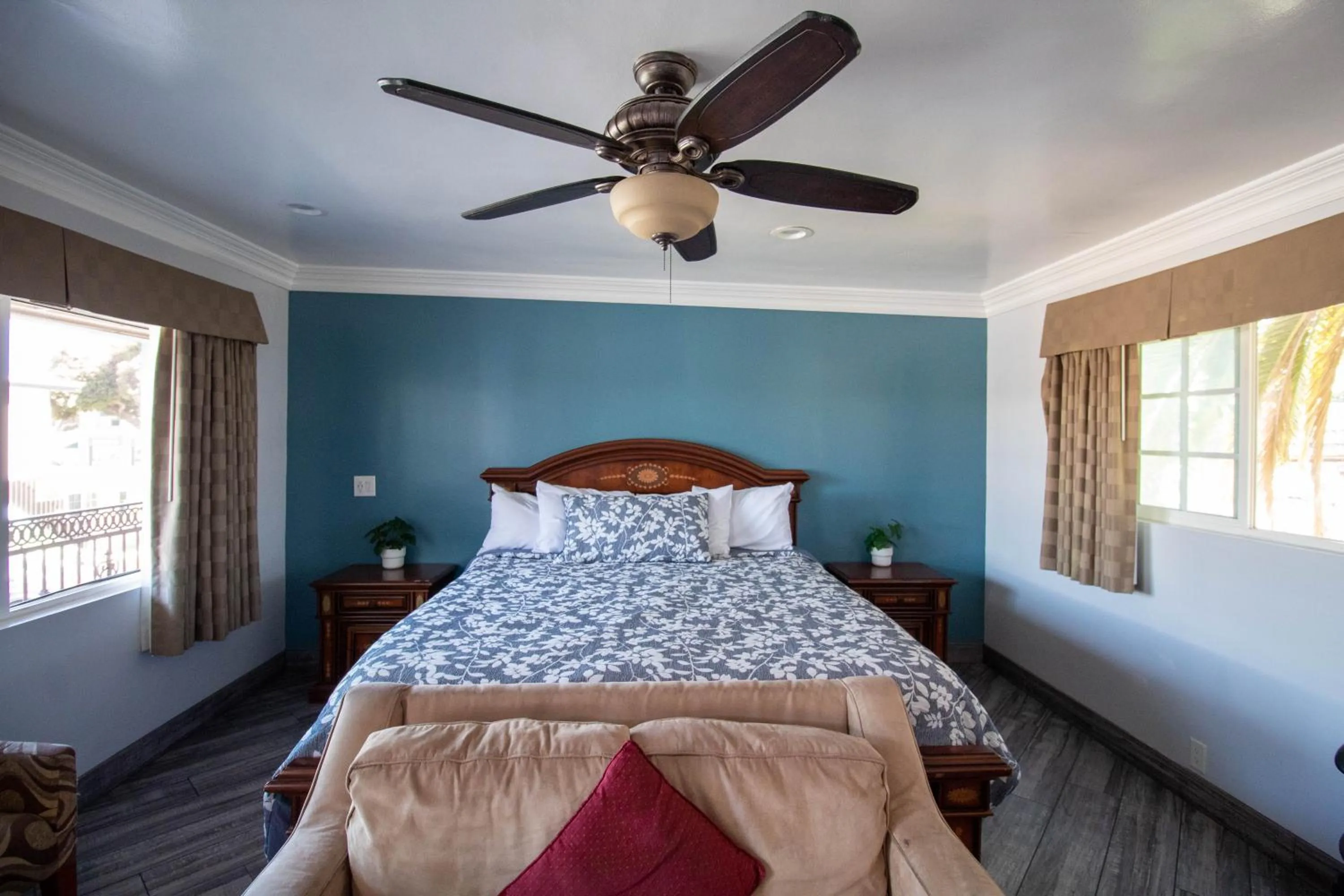 Bed in Viking Motel-Ventura