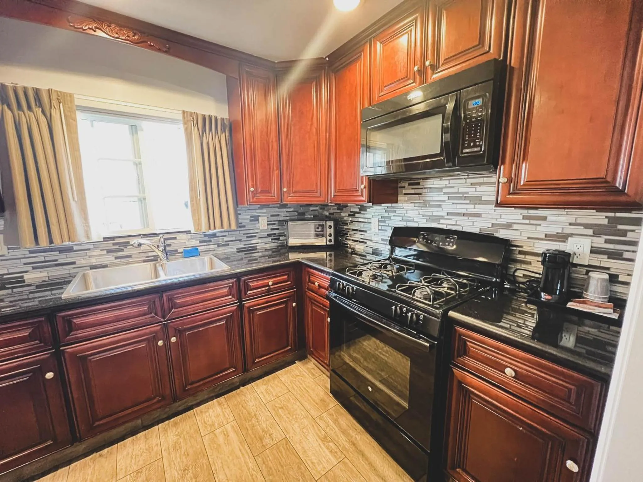 Kitchen or kitchenette in Viking Motel-Ventura