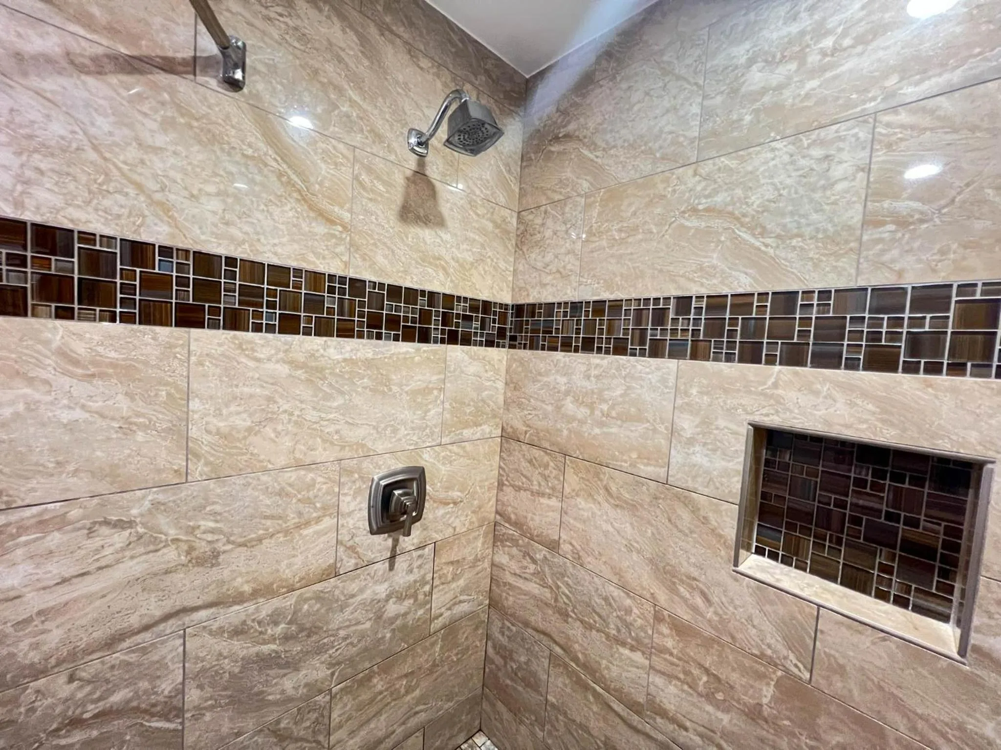 Shower in Viking Motel-Ventura