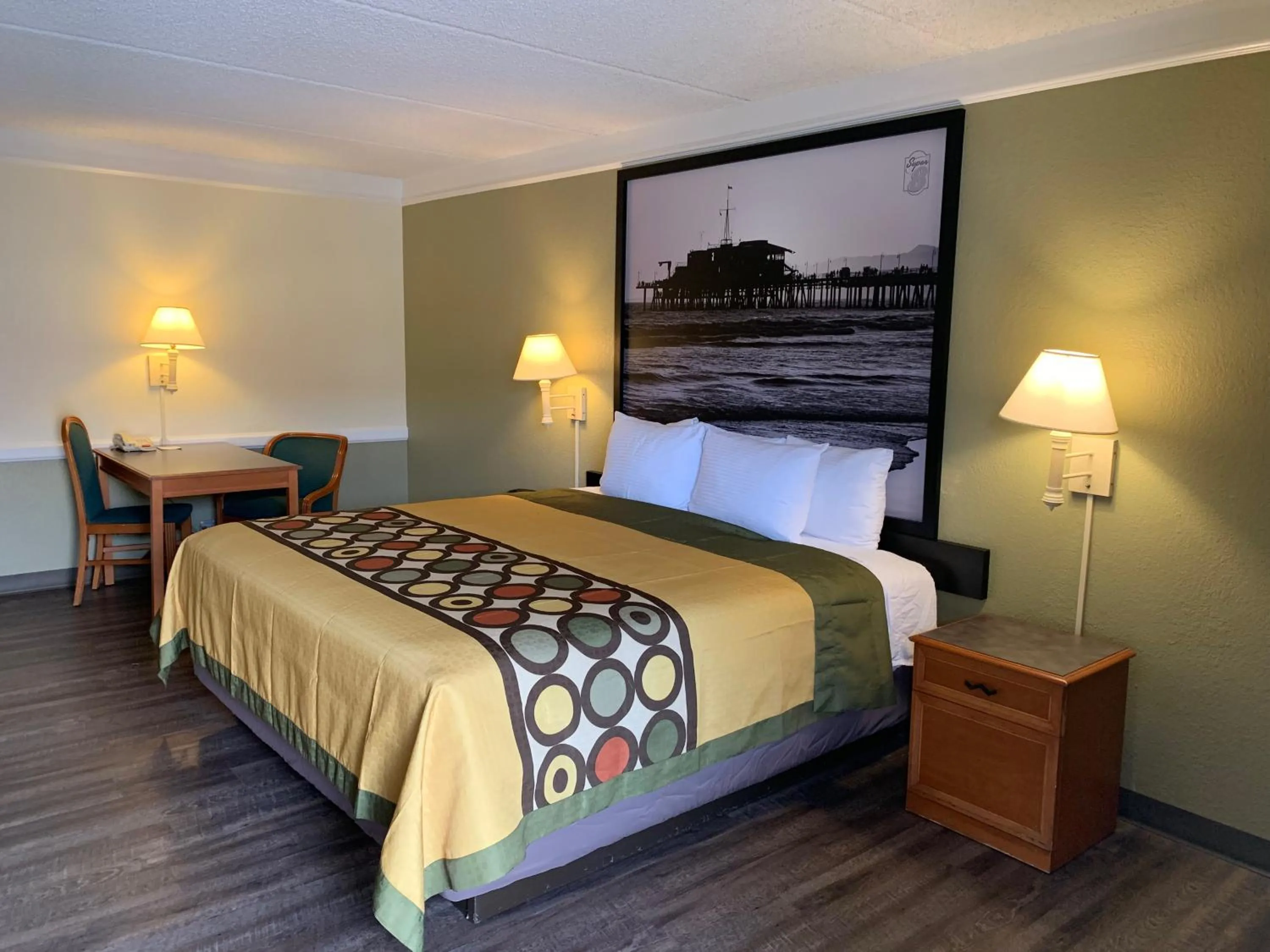 Photo of the whole room, Bed in Super 8 by Wyndham San Bernardino