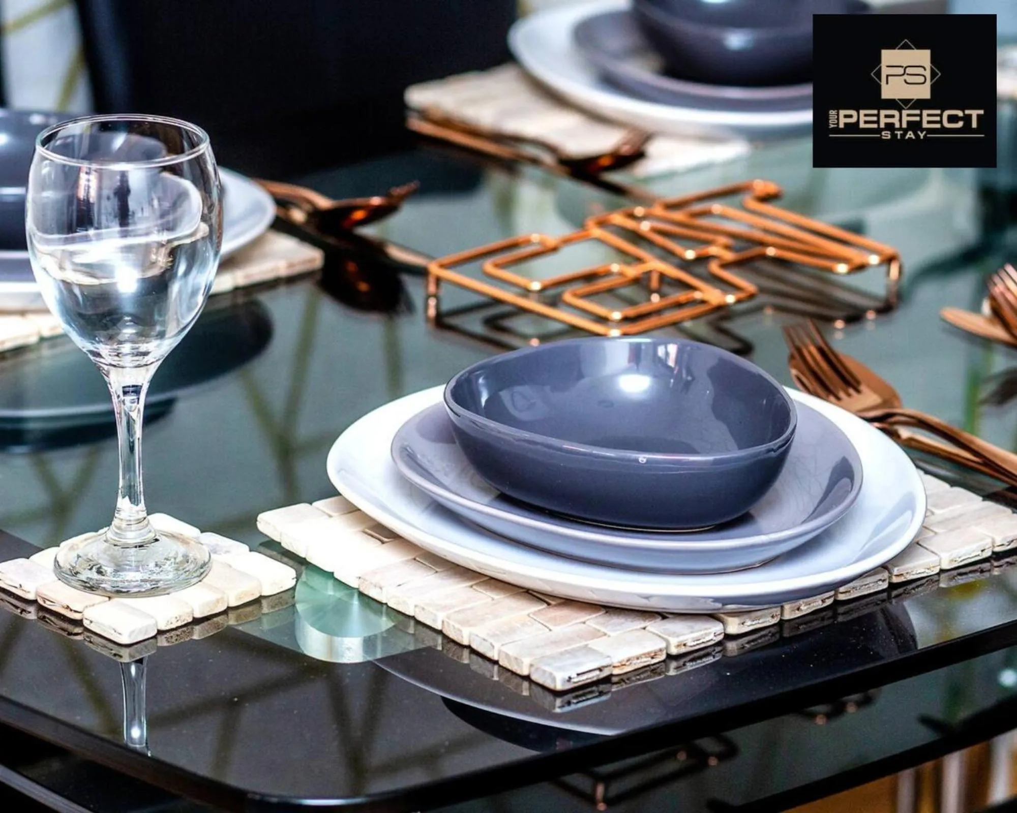 Dining area in Elite residence Skyline By Your Perfect Stay Short Lets Birmingham