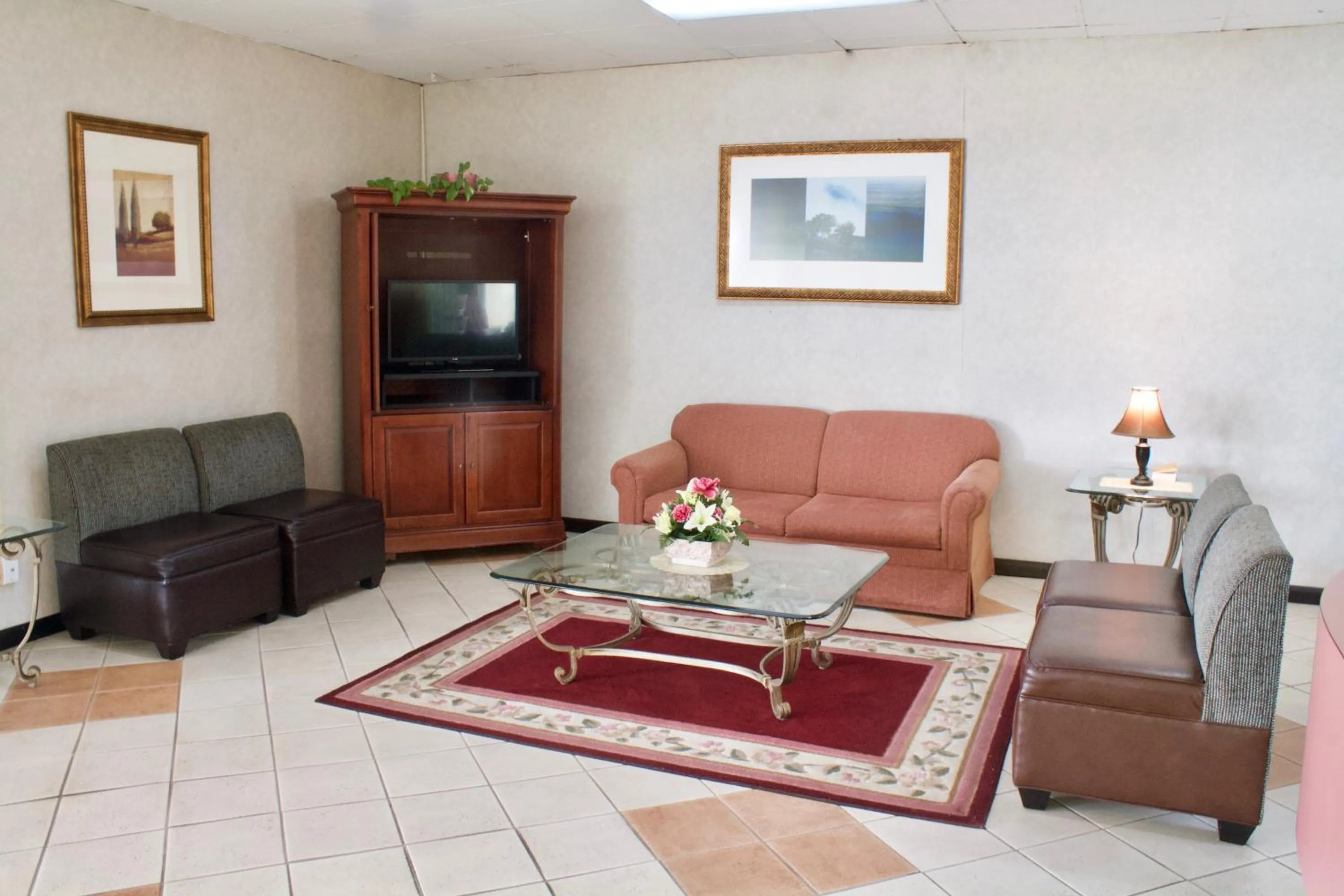 Lobby or reception in Relax Inn - Monroe