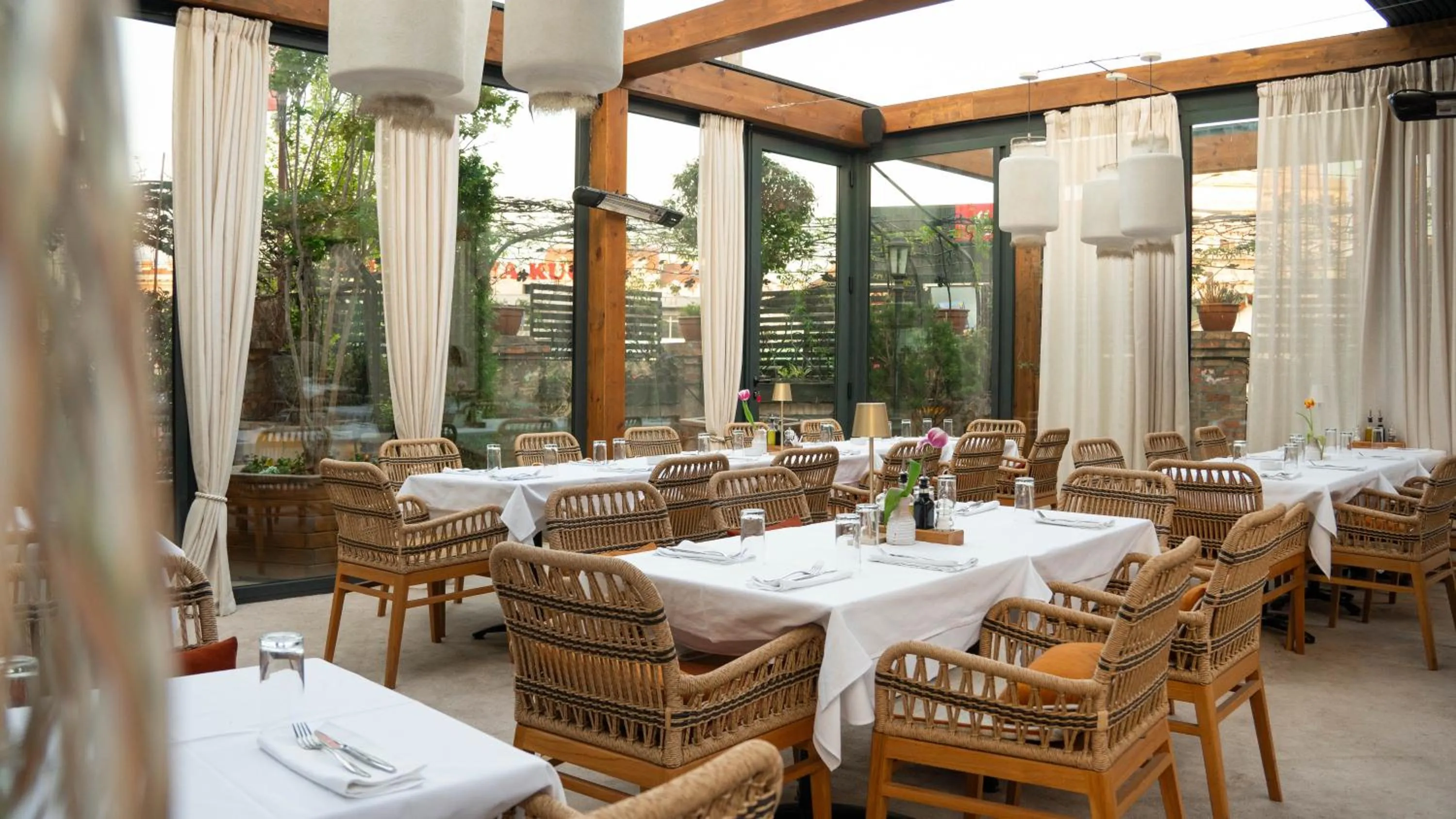 Restaurant/places to eat in Luxury Rooms Skadarlija