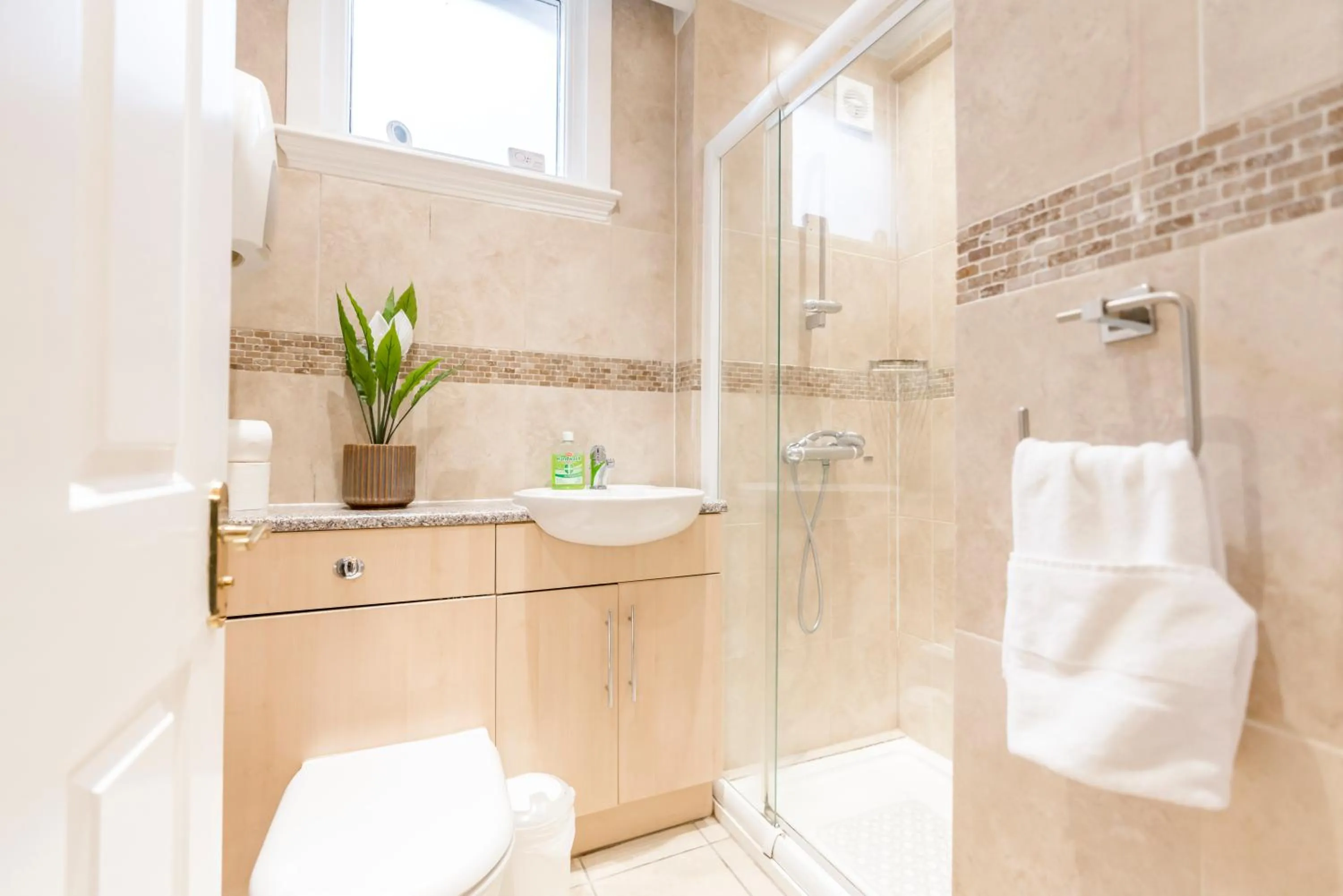 1 Riverside Apartments