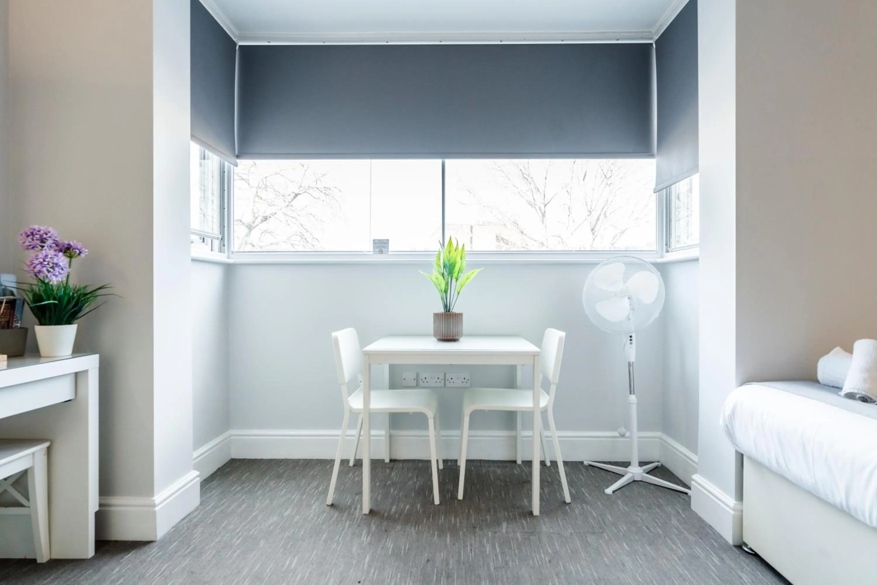 Bed in 1 Riverside Apartments