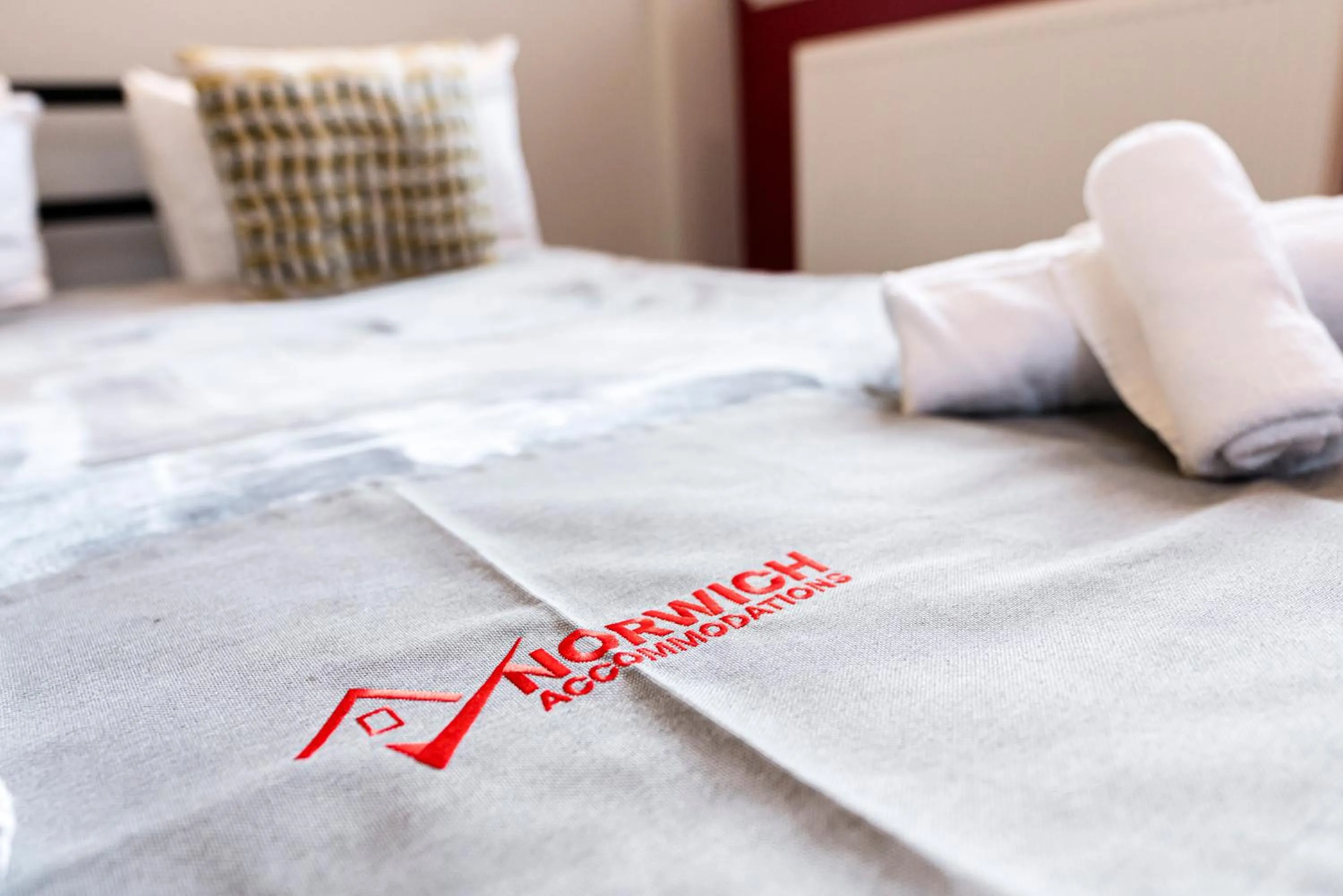 Bed in 1 Riverside Apartments