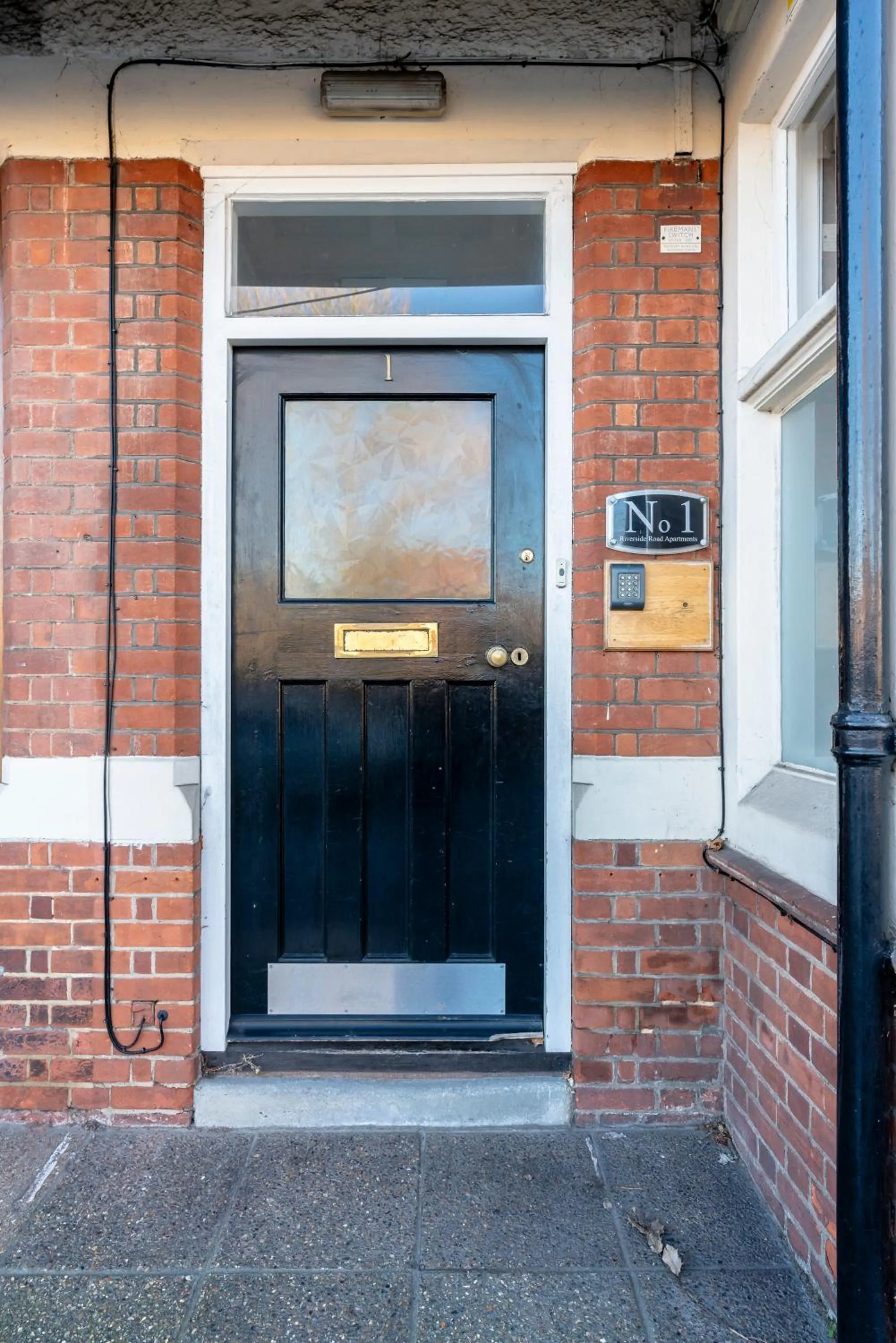 1 Riverside Apartments