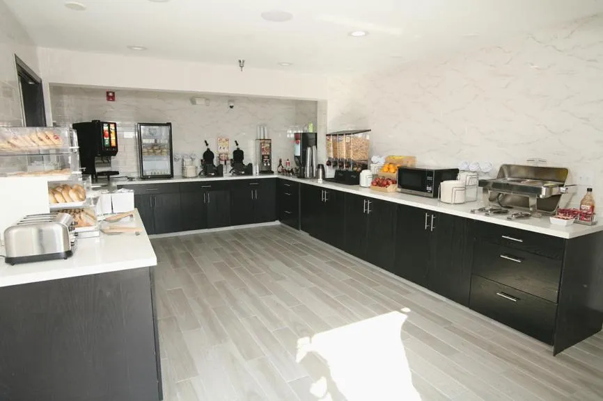 La Quinta by Wyndham Des Moines West Clive