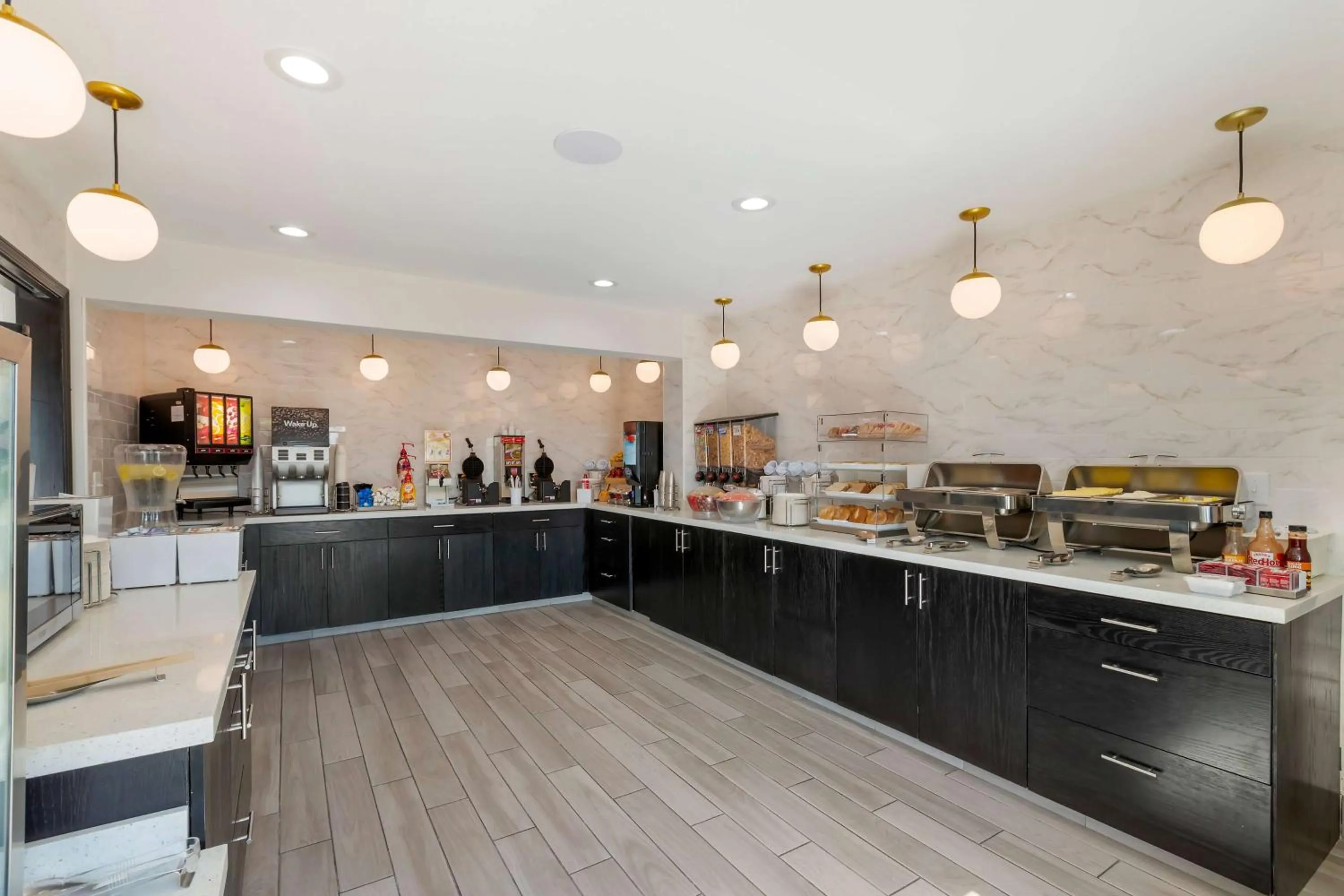 Restaurant/places to eat in La Quinta by Wyndham Des Moines West Clive