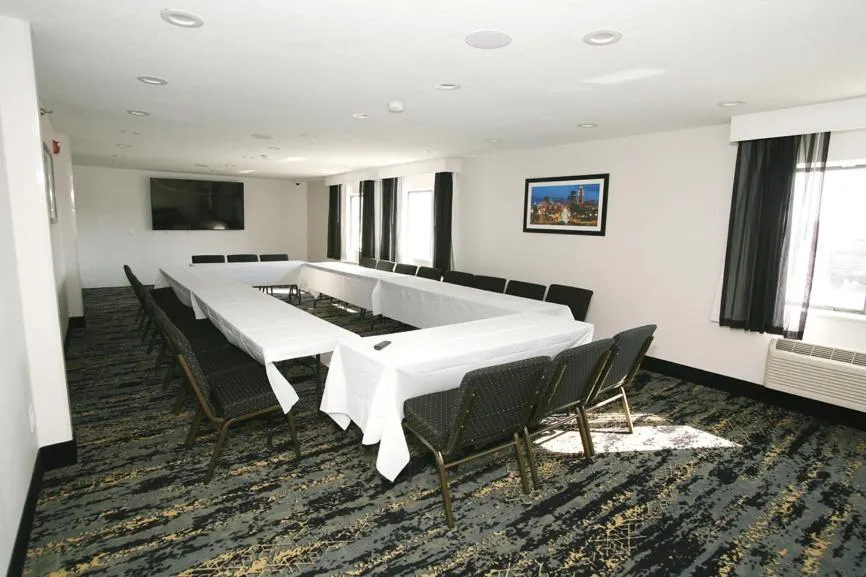 La Quinta by Wyndham Des Moines West Clive