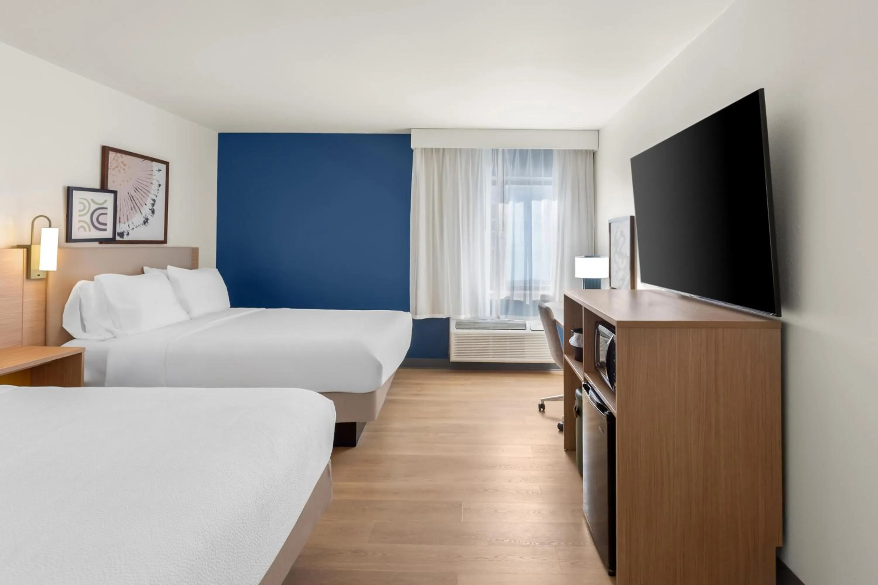 Bed in Spark by Hilton Matteson Chicago I 57