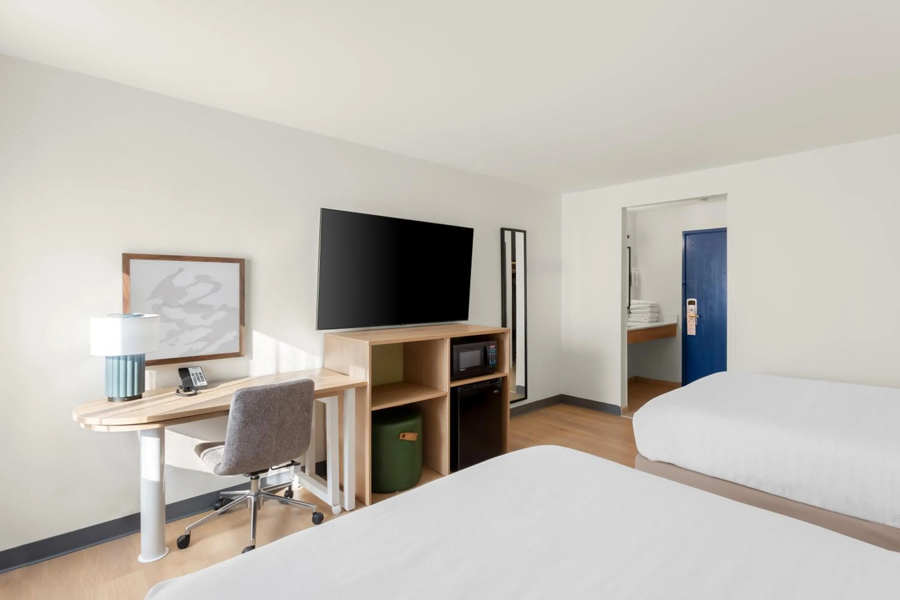 Bed in Spark by Hilton Matteson Chicago I 57