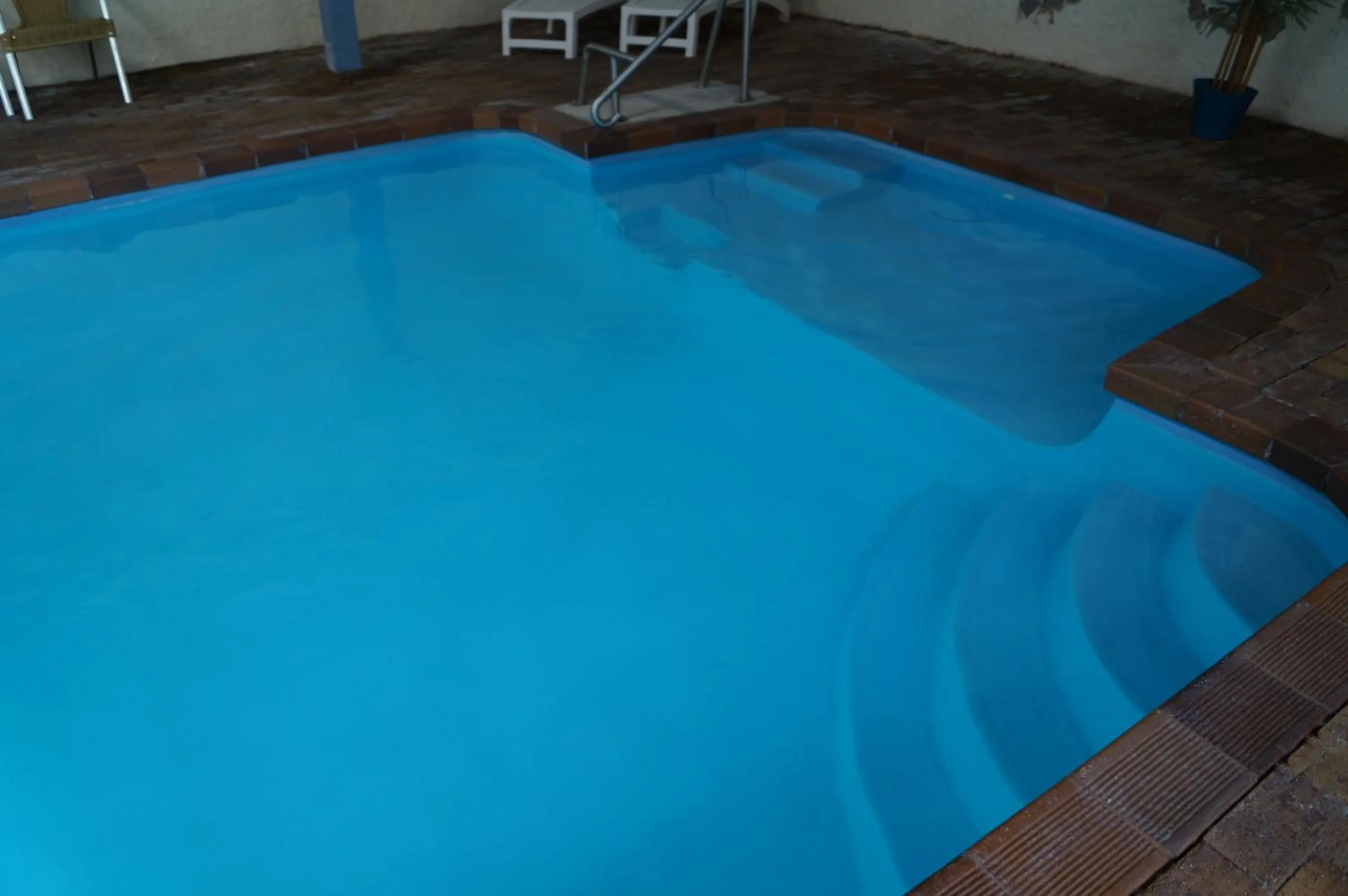 Swimming pool in Magdala Motor Lodge & Lakeside Restaurant