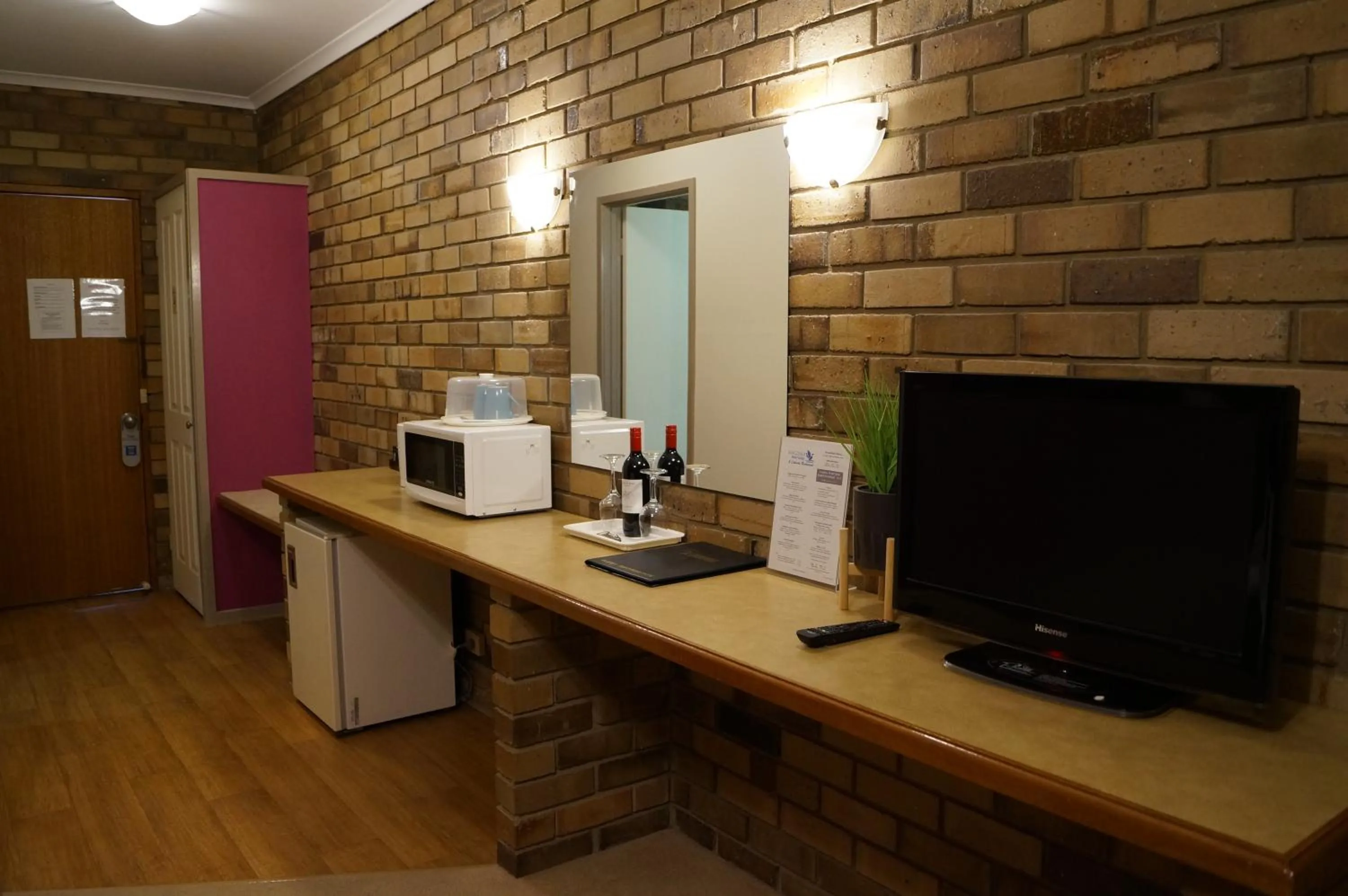 Magdala Motor Lodge & Lakeside Restaurant