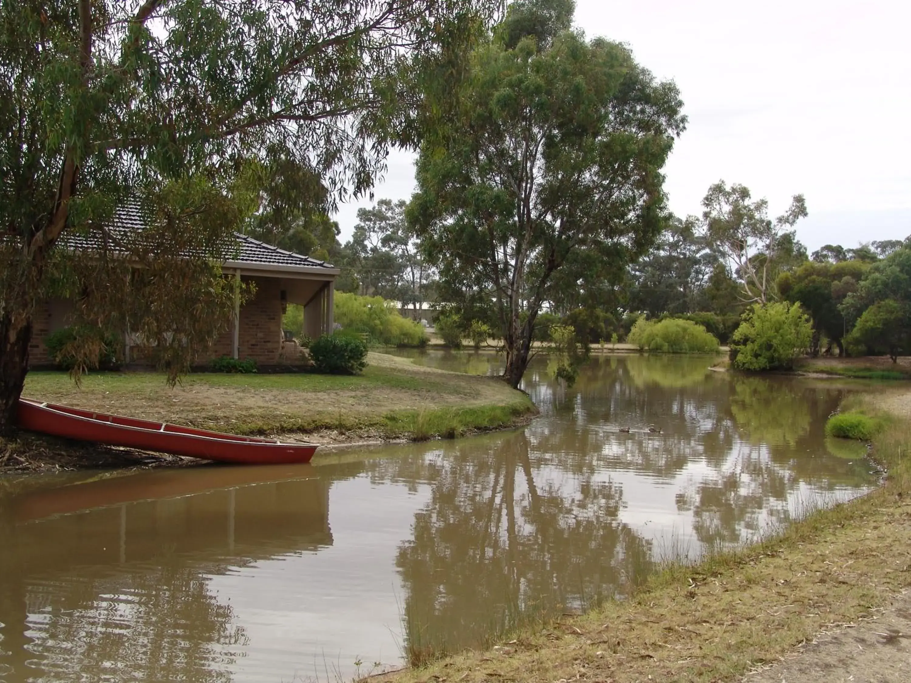 Deluxe Family Suite with Spa Bath in Magdala Motor Lodge & Lakeside Restaurant Deluxe Family Suite with Spa Bath in Magdala Motor Lodge & Lakeside Restaurant