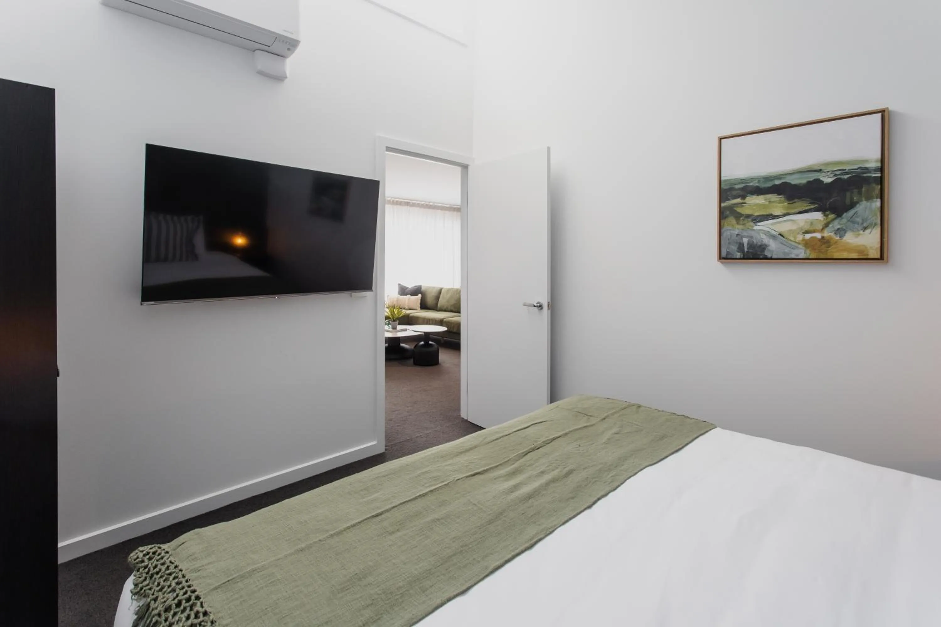 Bedroom, Bed in Yarra Valley Grand