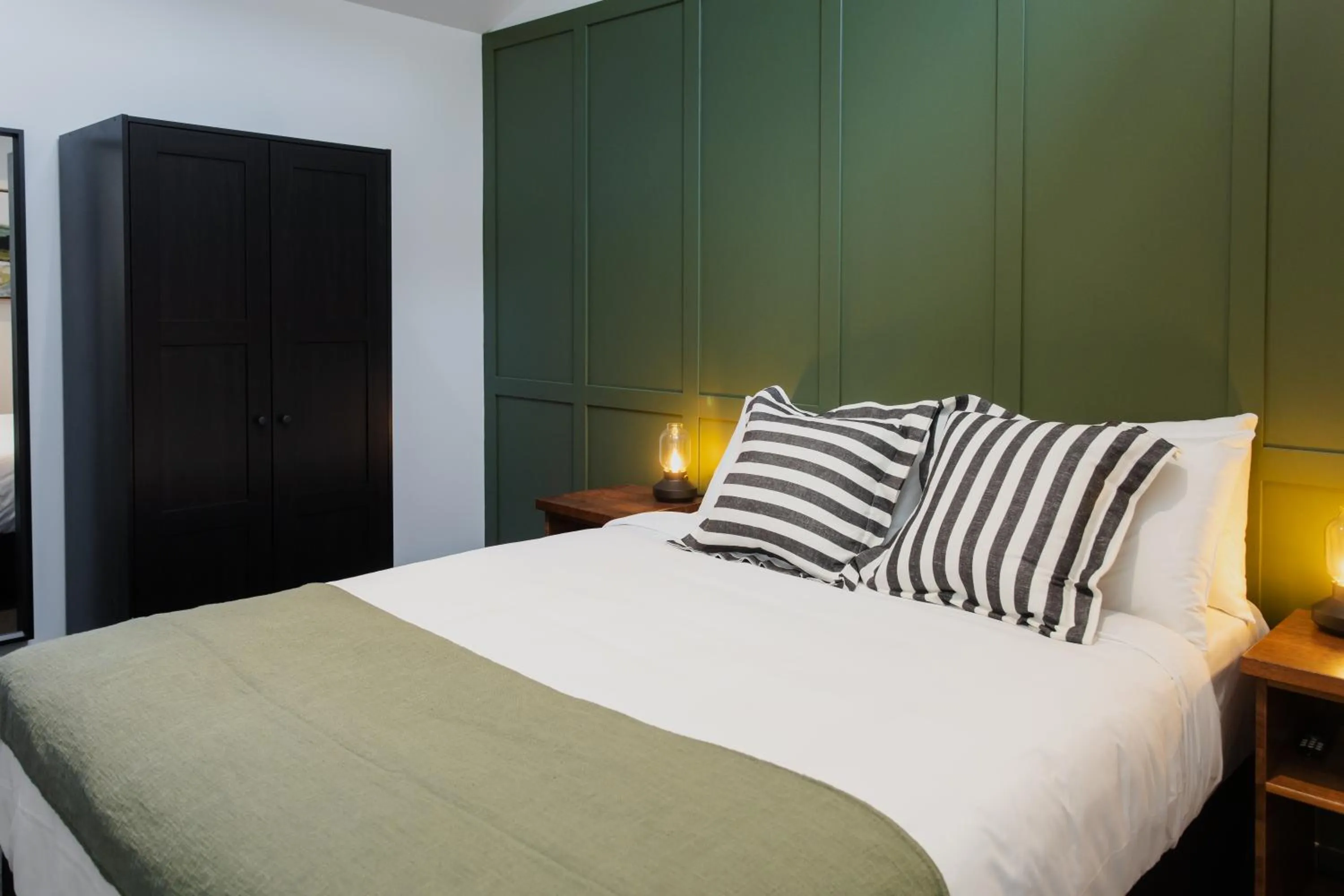 Bedroom, Bed in Yarra Valley Grand