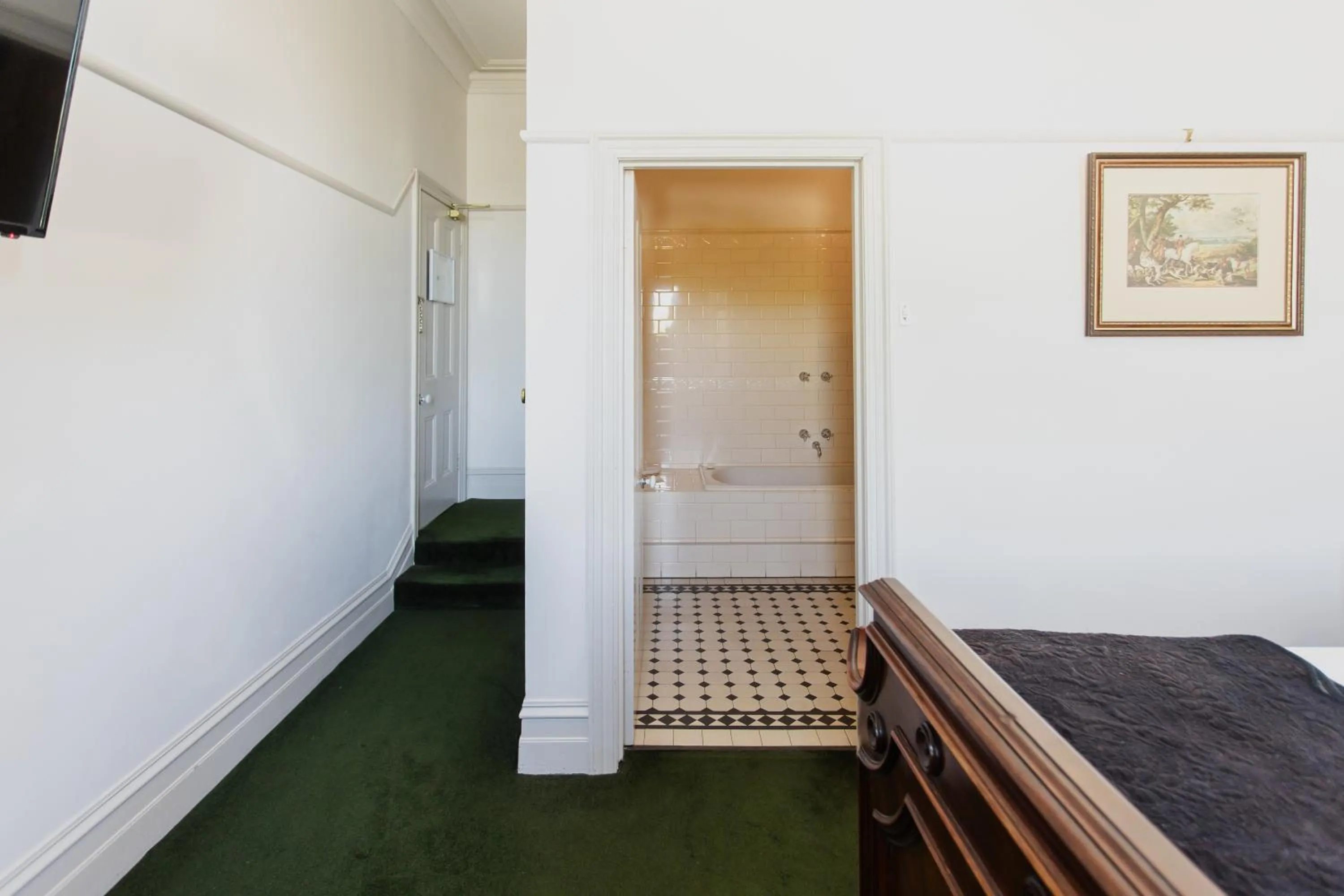 Bathroom, Bed in Yarra Valley Grand