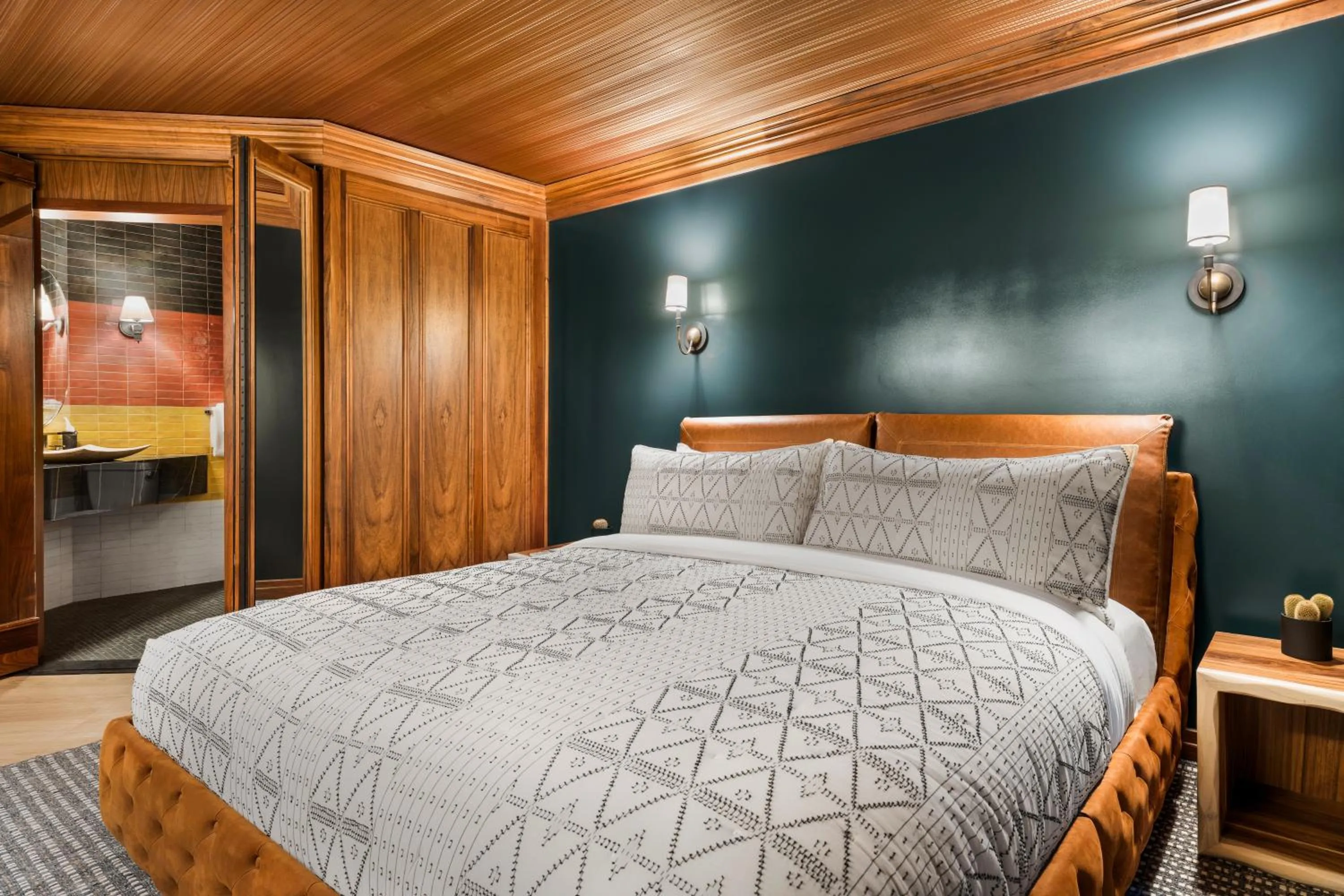 Bedroom, Bed in Wolfe's Hotel Moab