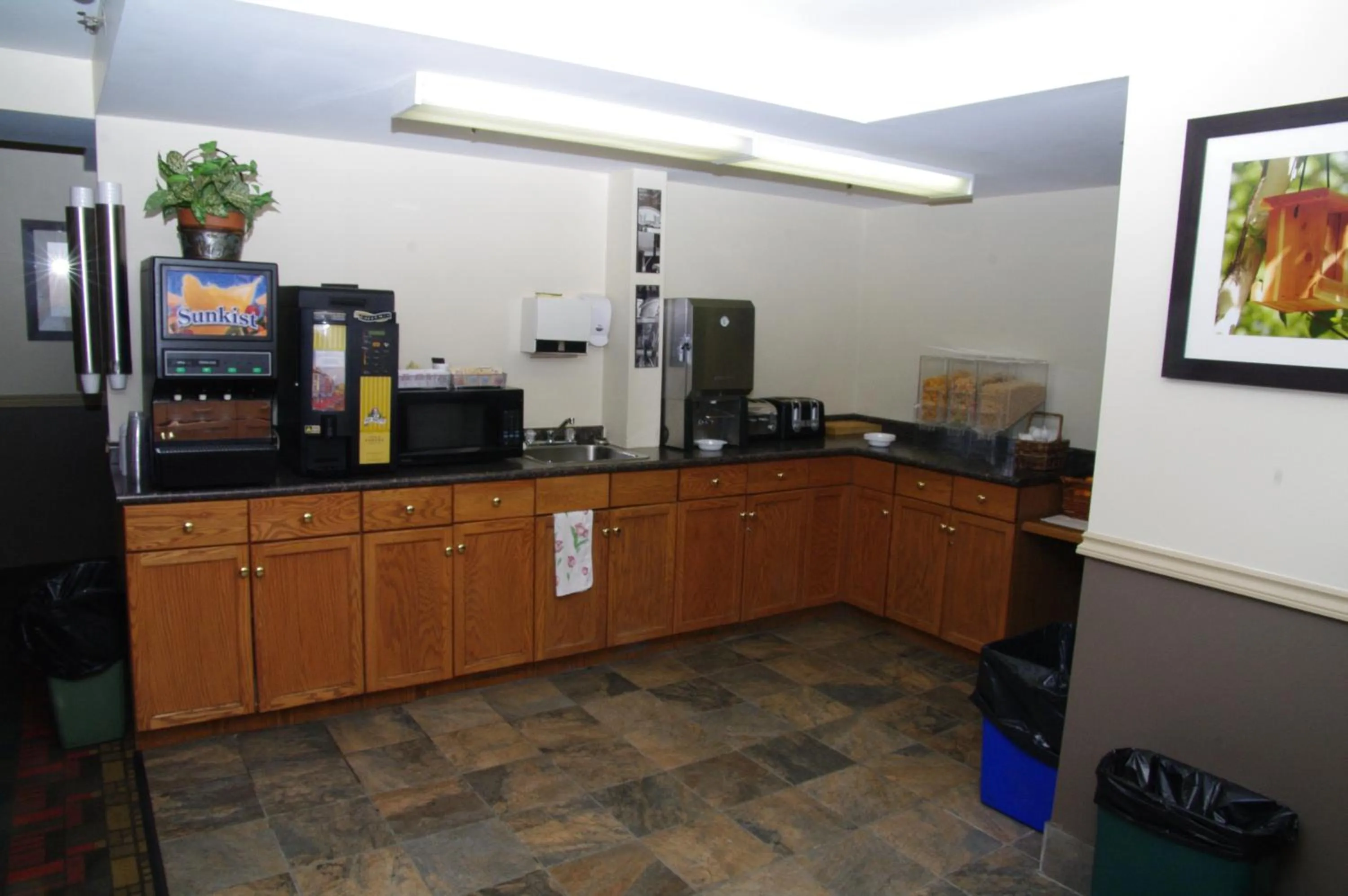 Restaurant/places to eat in Thompson's Best Value Inn & Suites