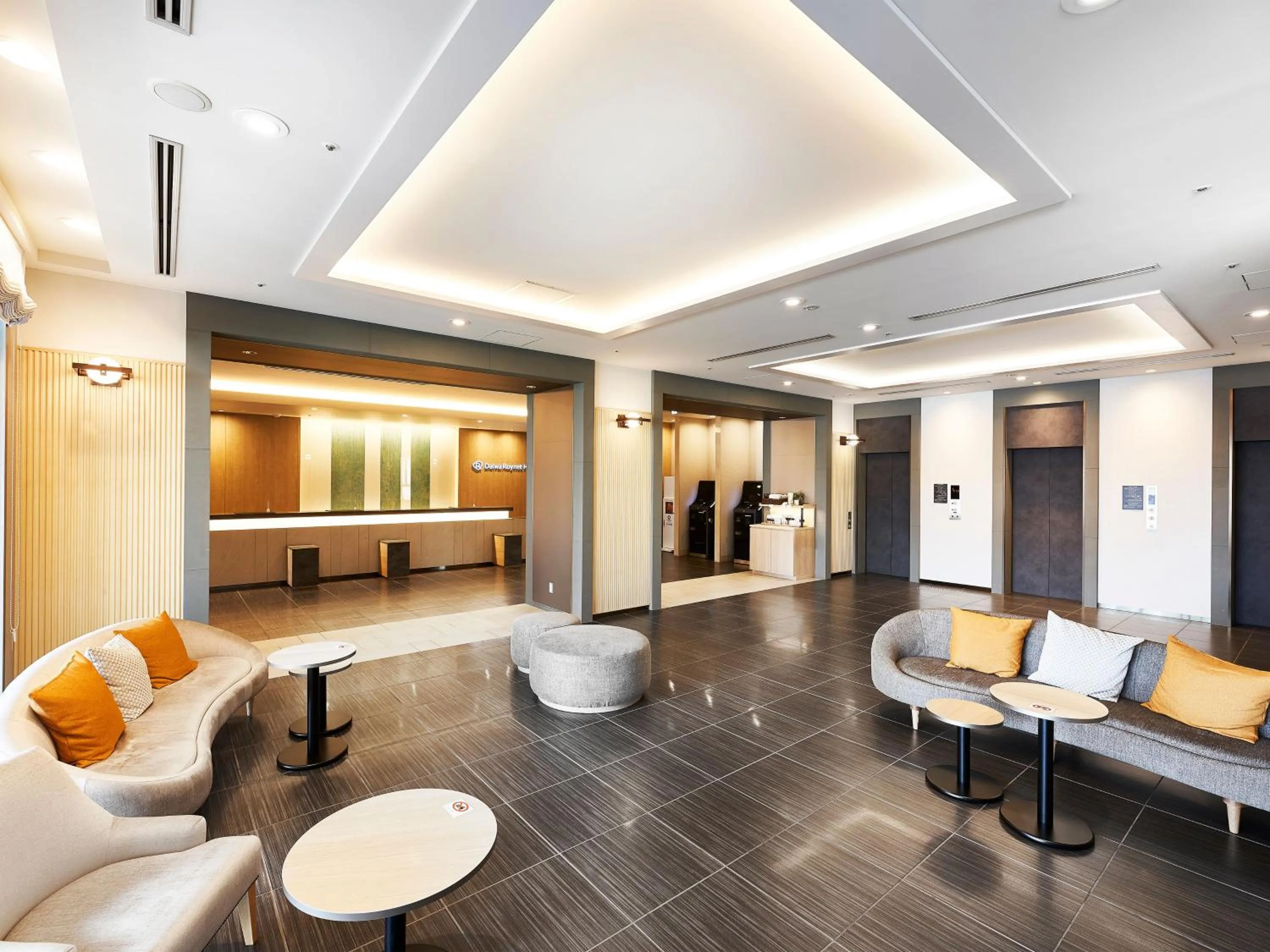 Lobby or reception in Daiwa Roynet Hotel Sapporo-Susukino
