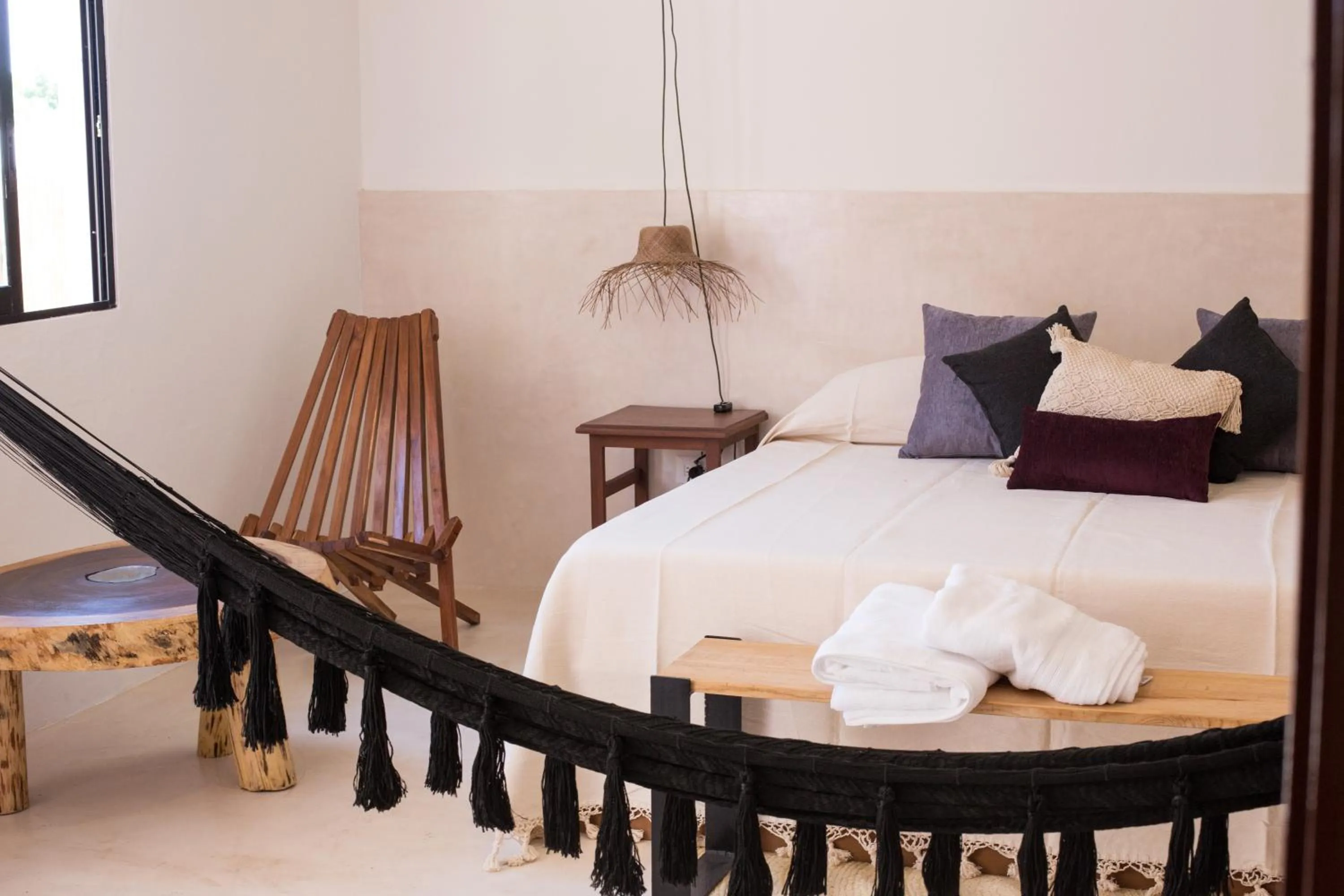 Photo of the whole room, Bed in Kuka y Naranjo