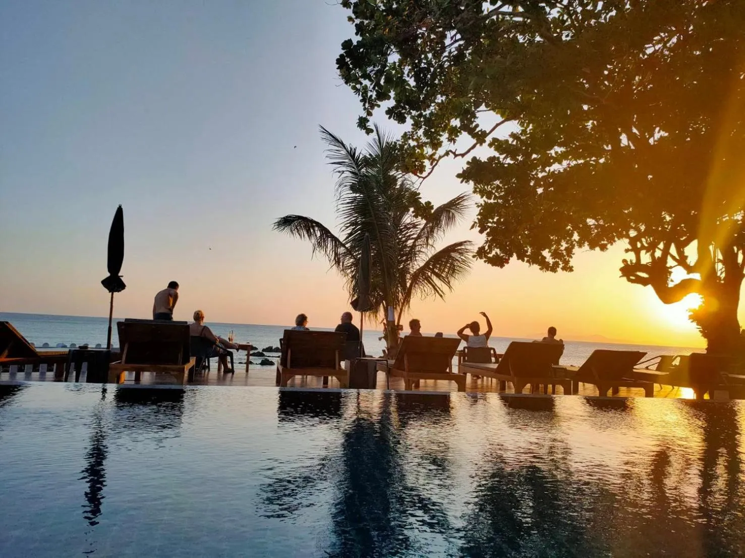 Sunset in Horizon Beach Resort Koh Jum