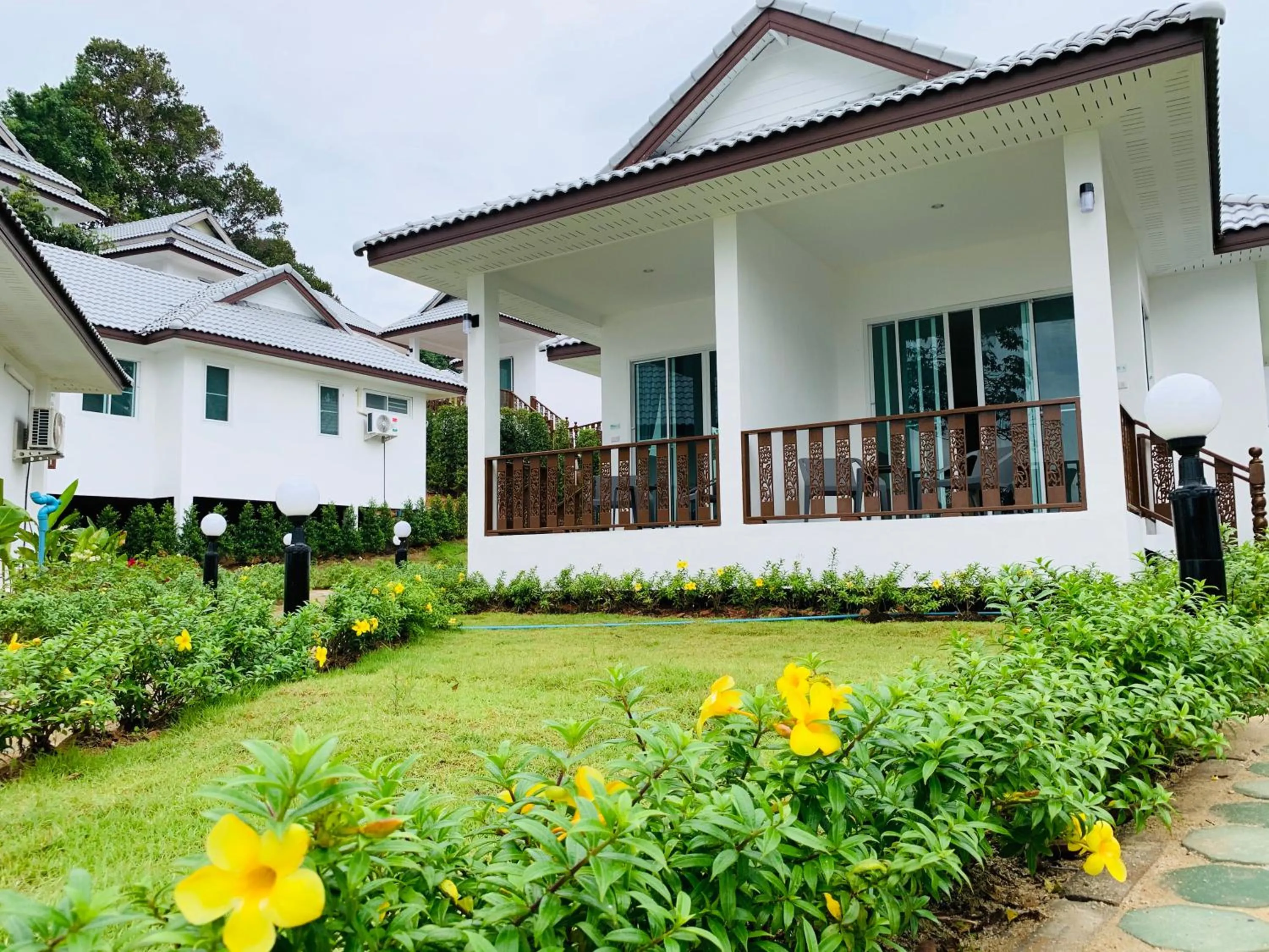 Property building in Horizon Beach Resort Koh Jum