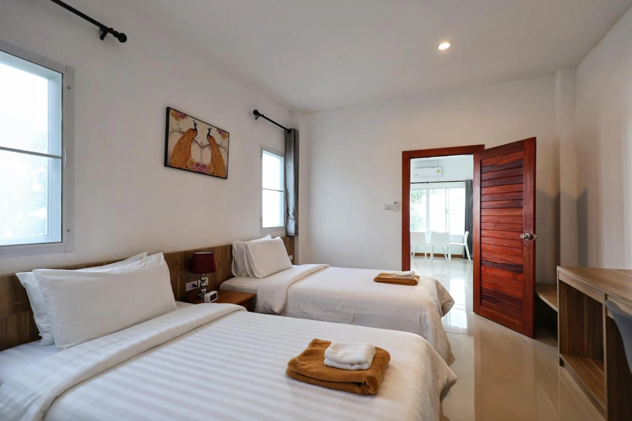 Bed in Horizon Beach Resort Koh Jum