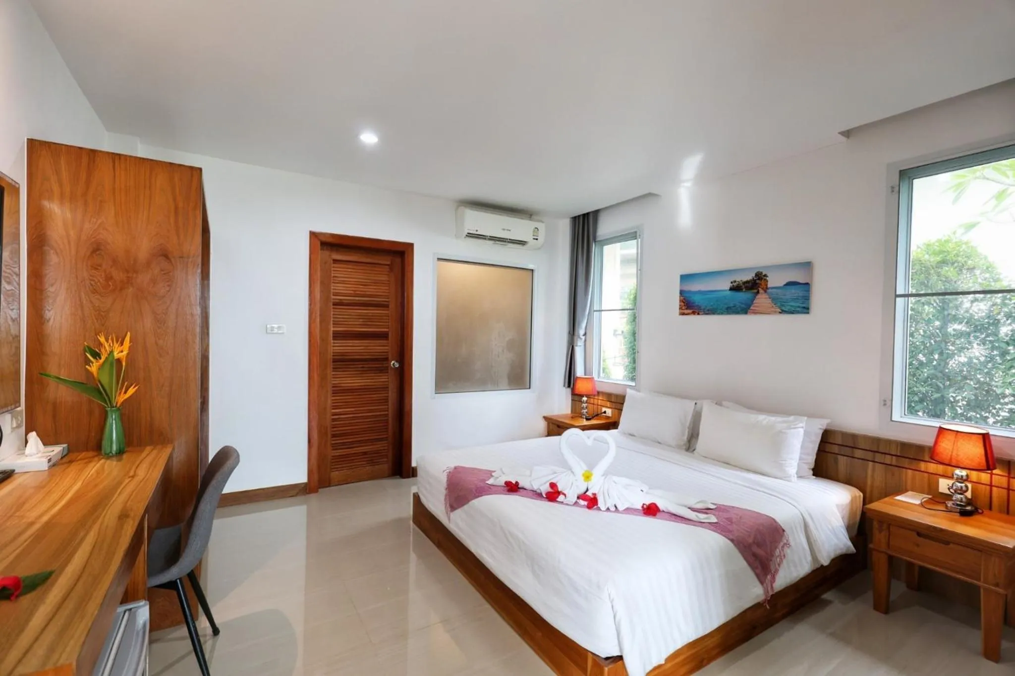 Bedroom, Bed in Horizon Beach Resort Koh Jum