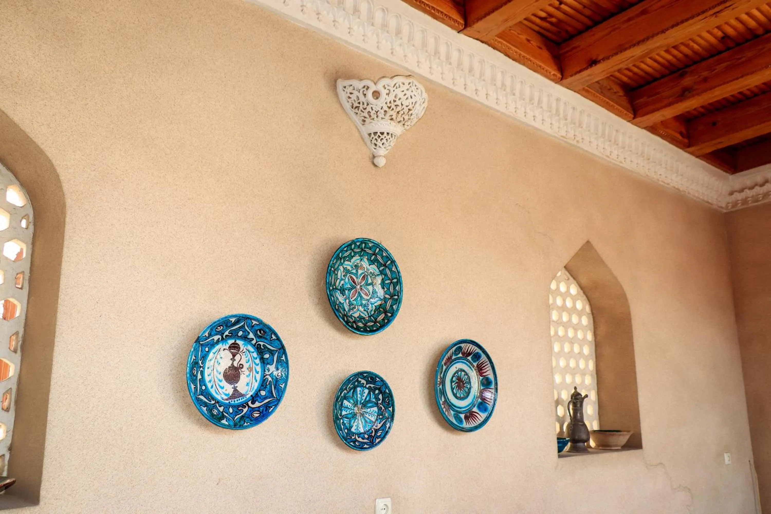 Decorative detail in Salom Inn