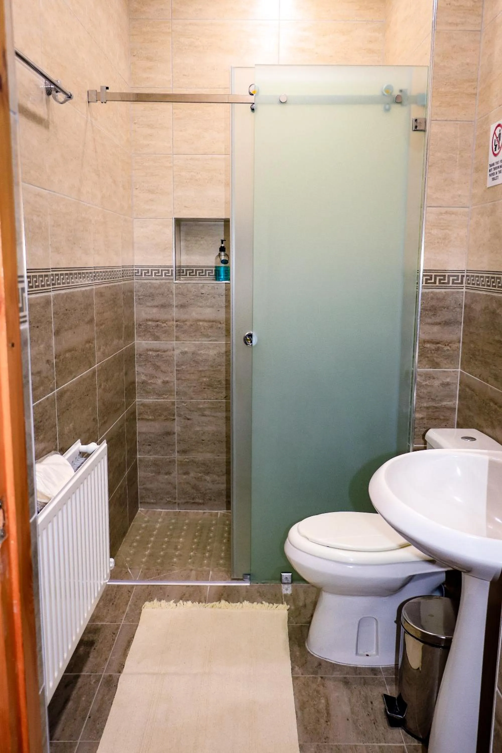 Bathroom in Salom Inn