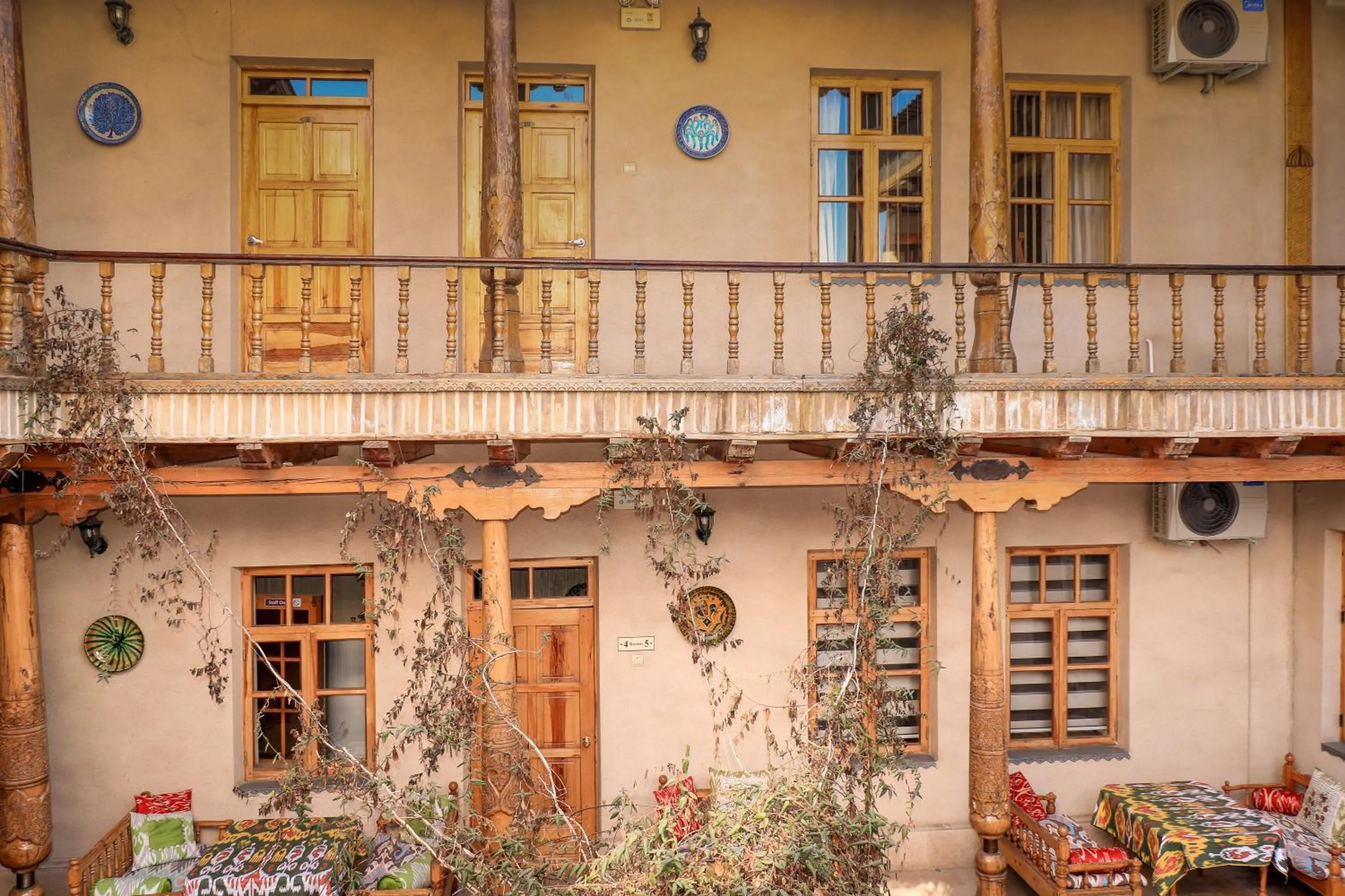 Property building in Salom Inn