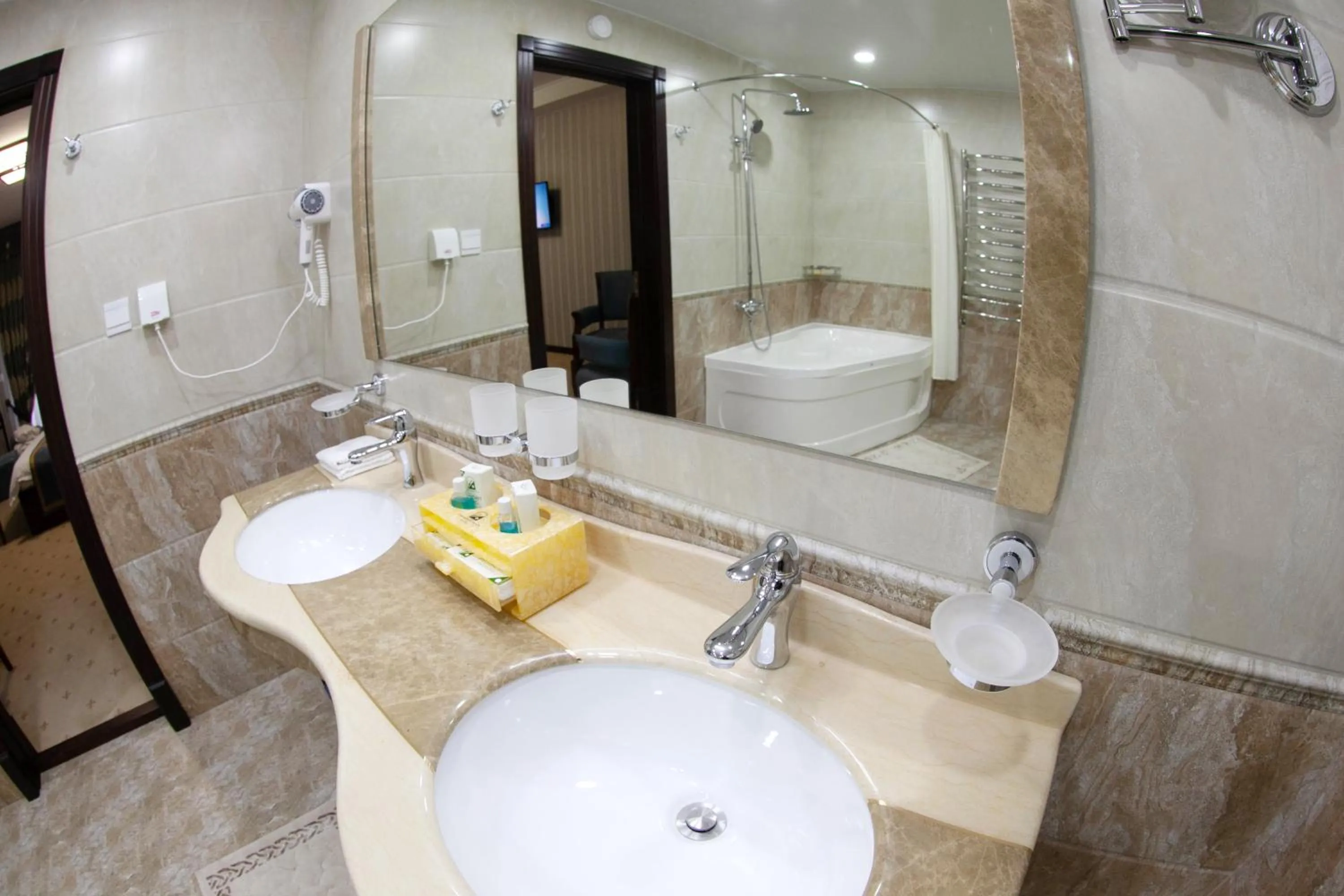 Bath in Zargaron Plaza