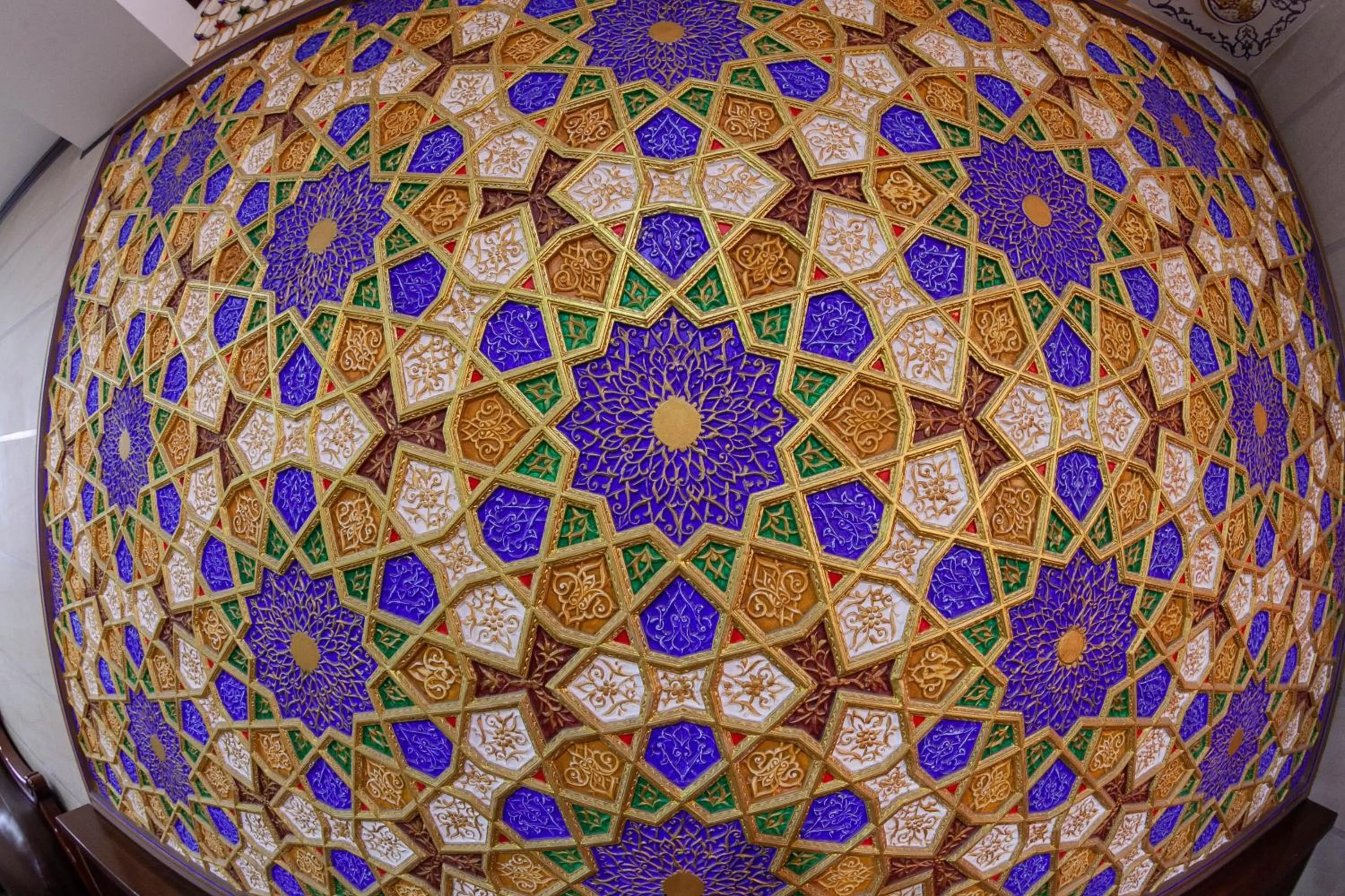 Decorative detail in Zargaron Plaza