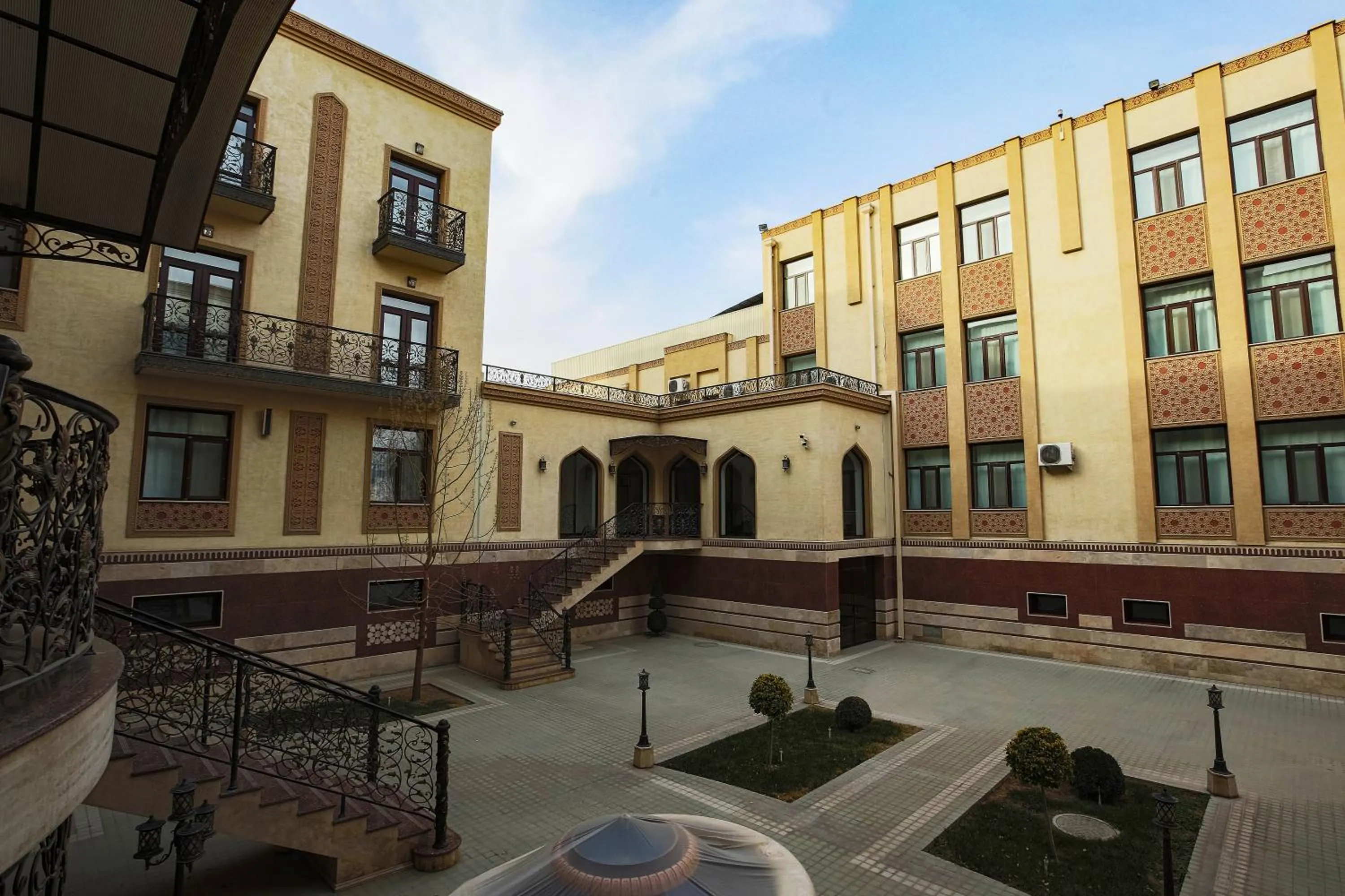 Property building in Zargaron Plaza