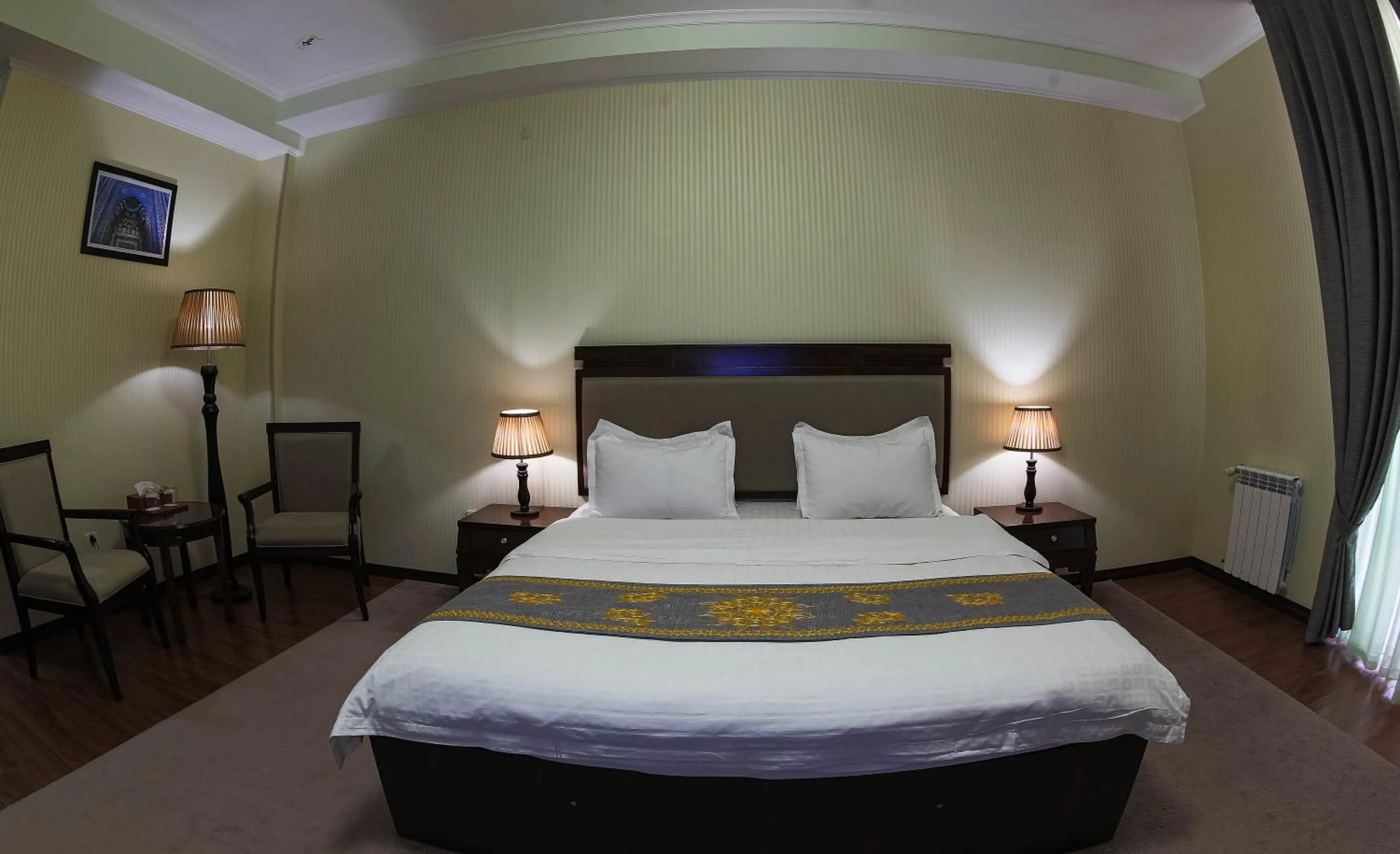 Photo of the whole room in Zargaron Plaza