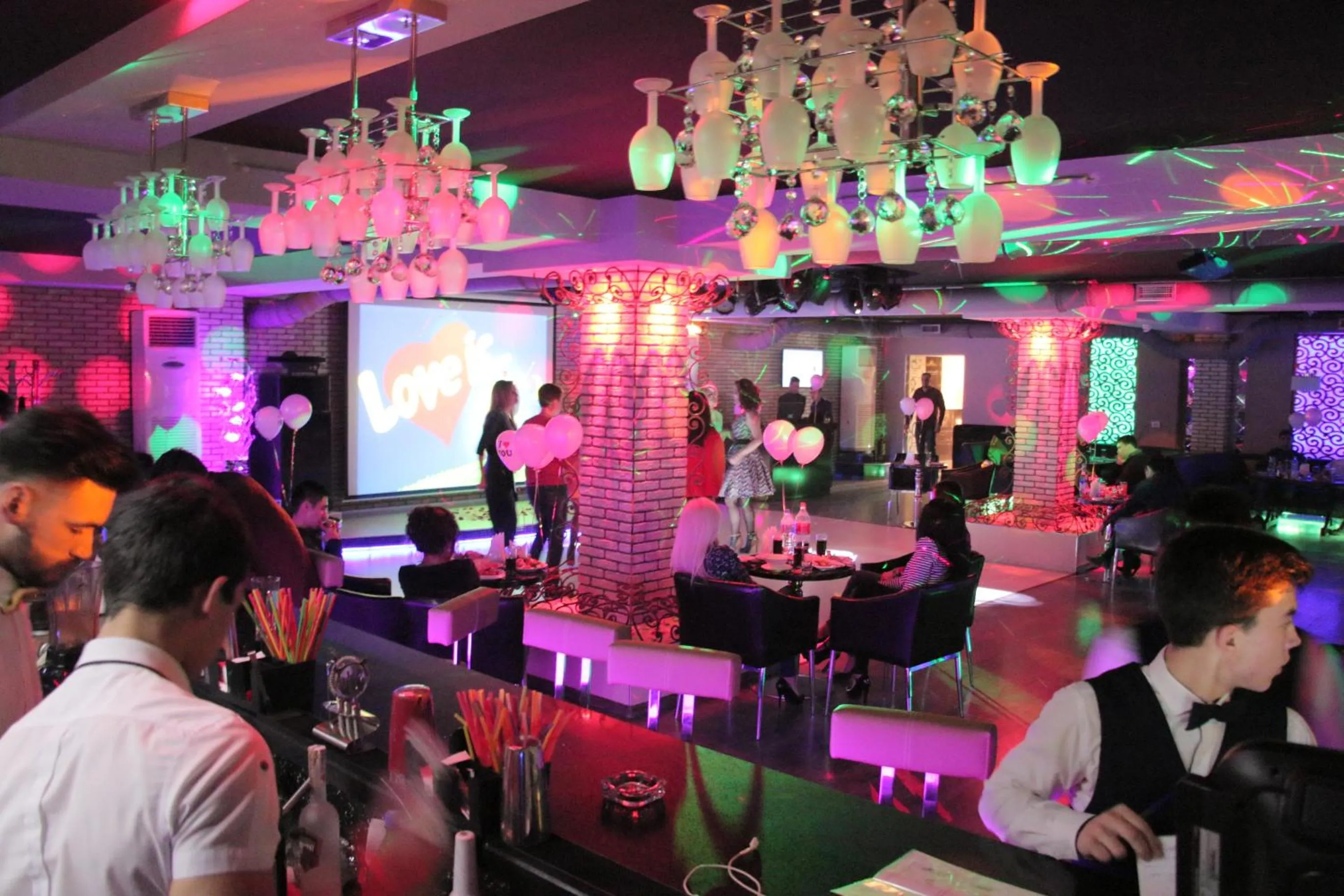 Karaoke in Zargaron Plaza