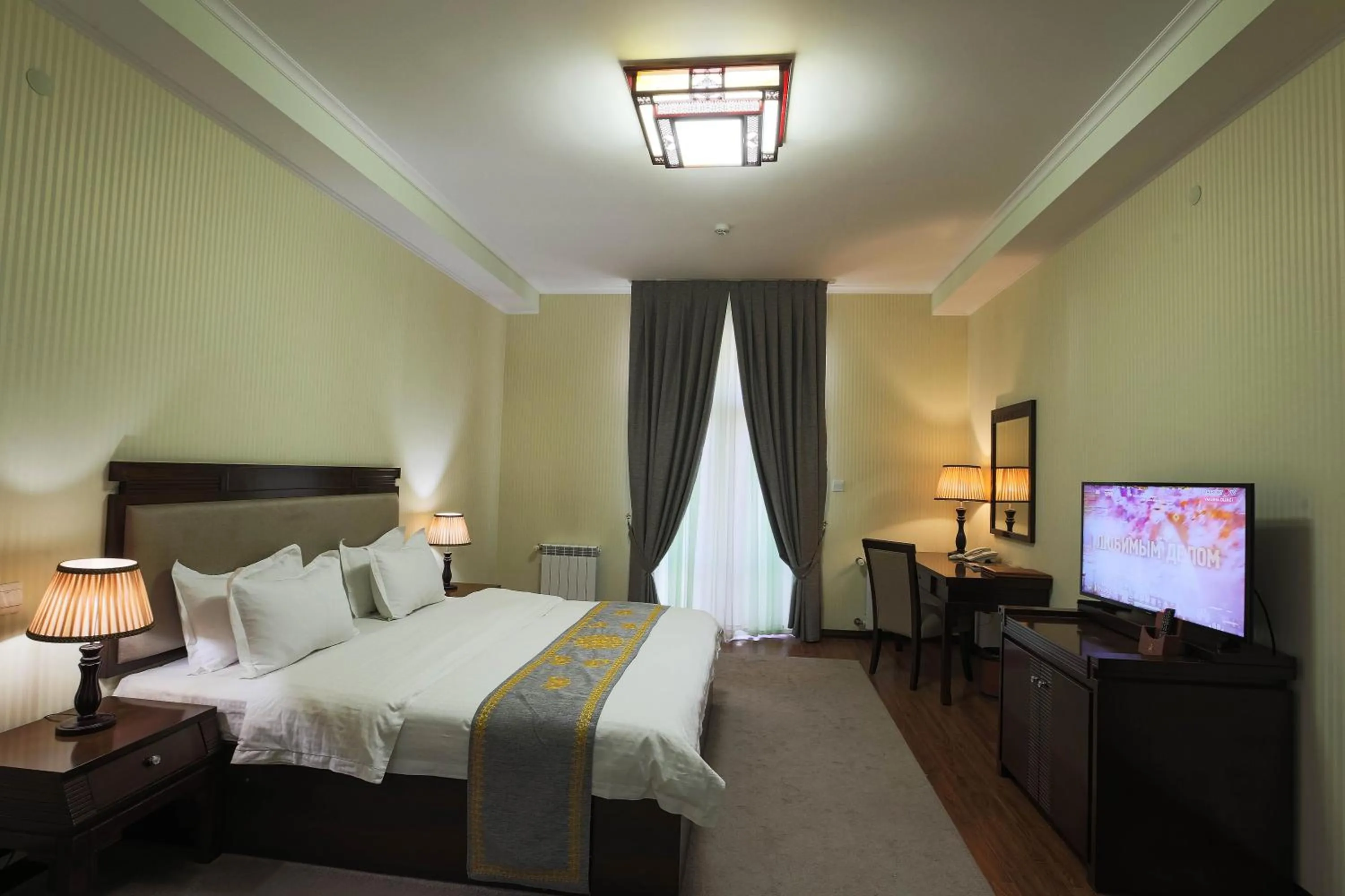 Photo of the whole room in Zargaron Plaza