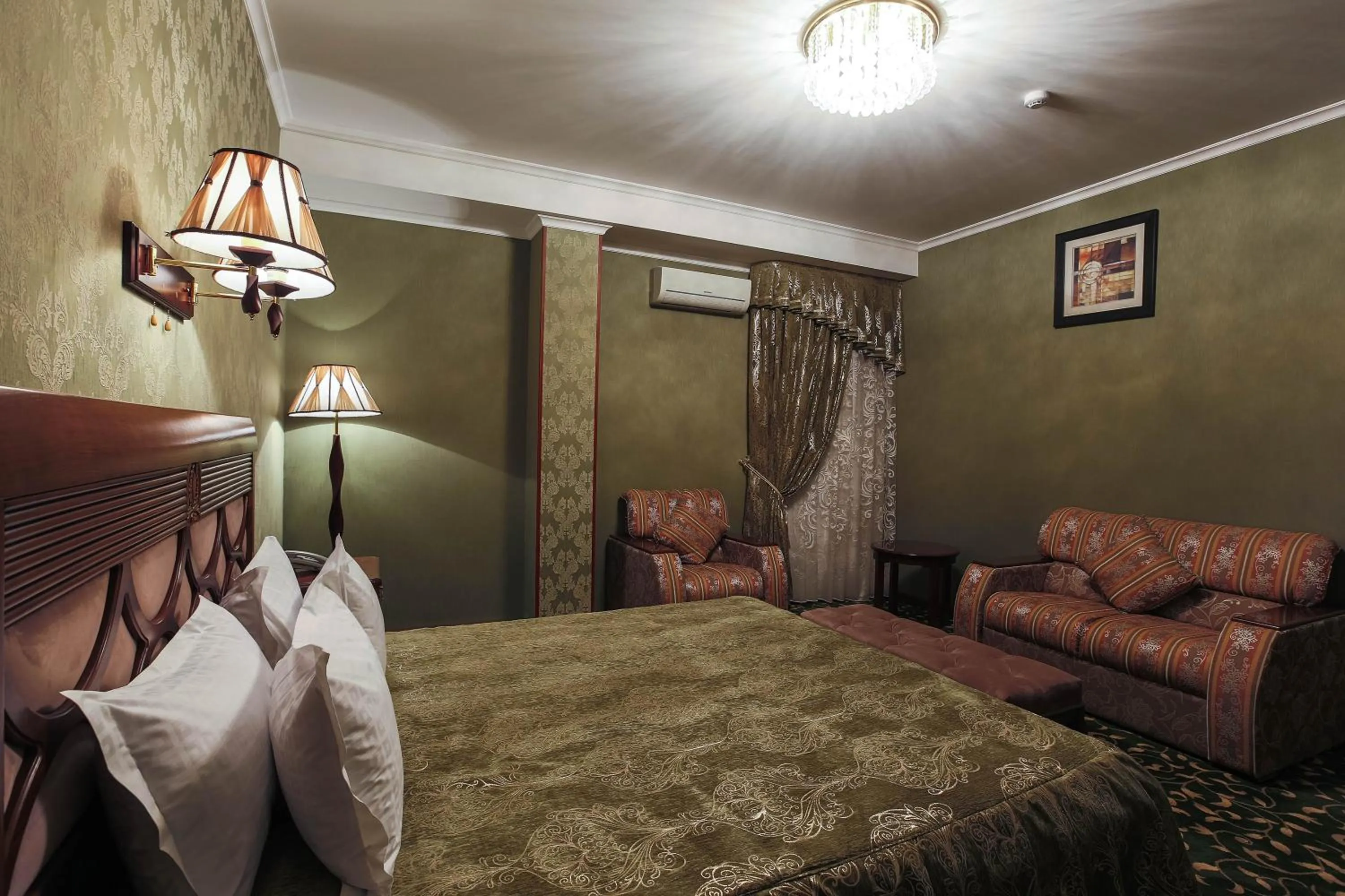 Bedroom in Zargaron Plaza