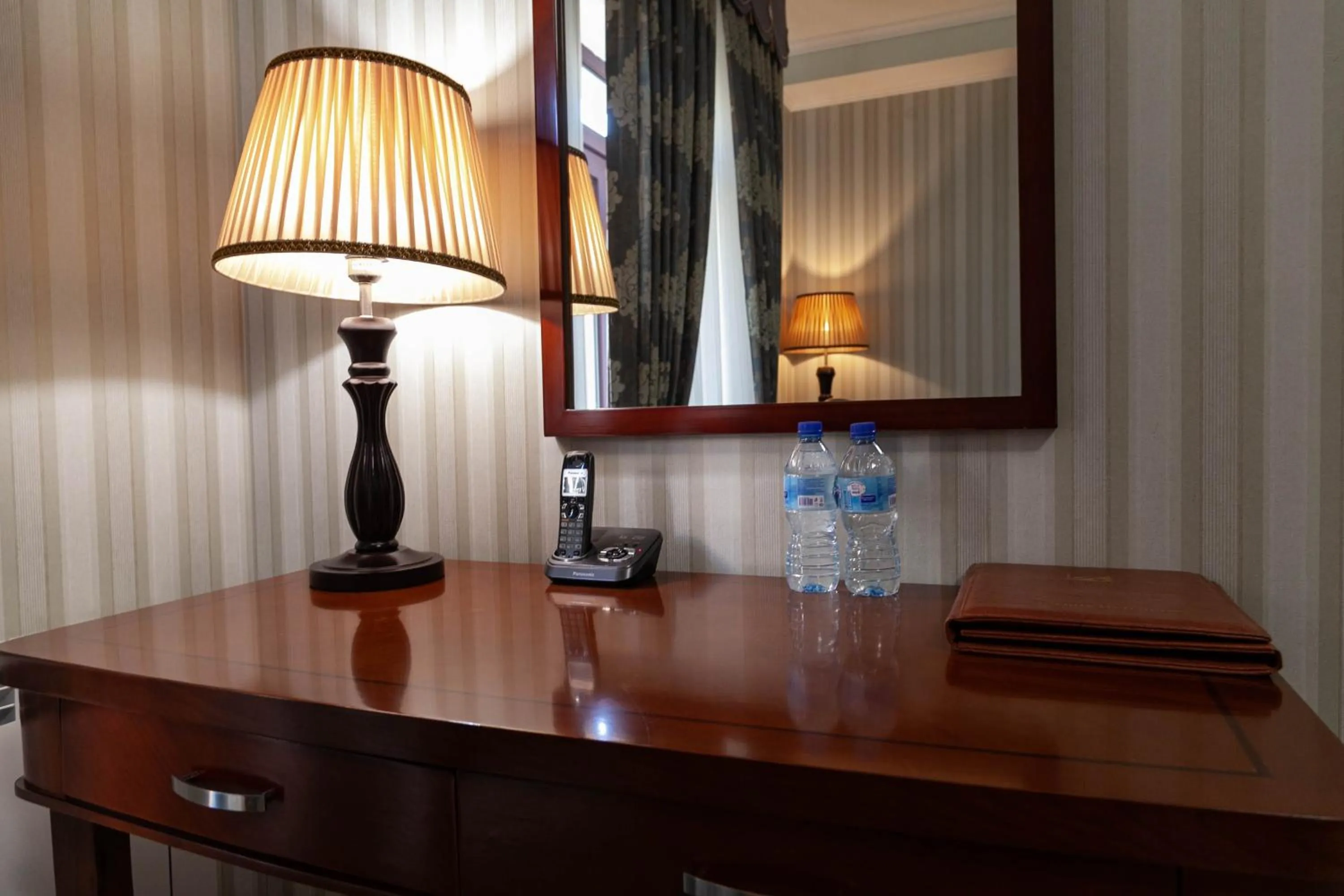 hair dresser in Zargaron Plaza